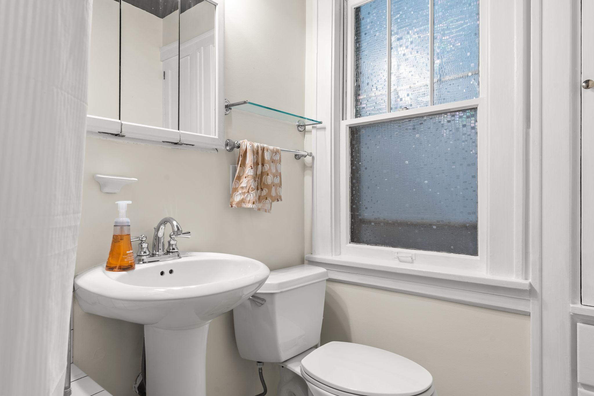 3133 Girard Avenue S Unit: 1