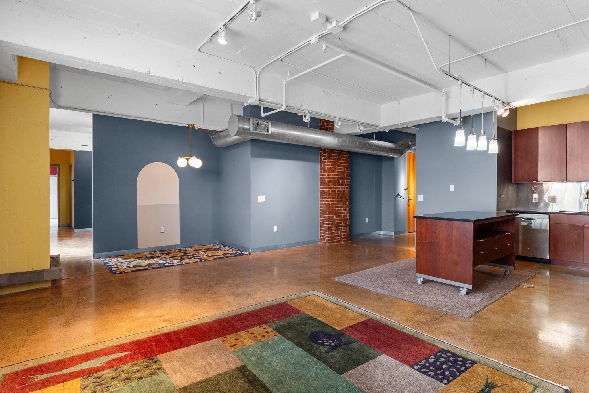 2929 Chicago Avenue Unit: 917