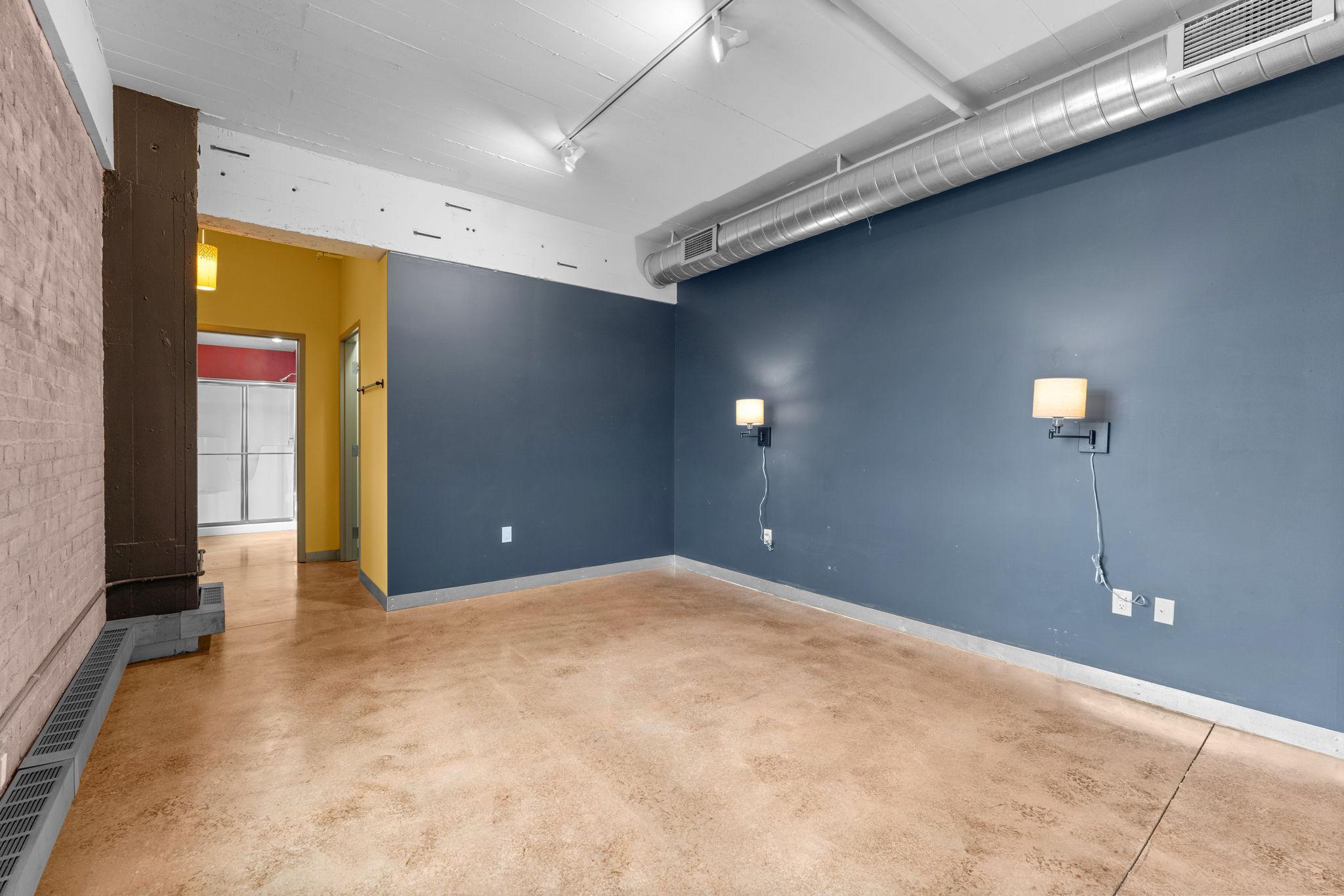 2929 Chicago Avenue Unit: 917