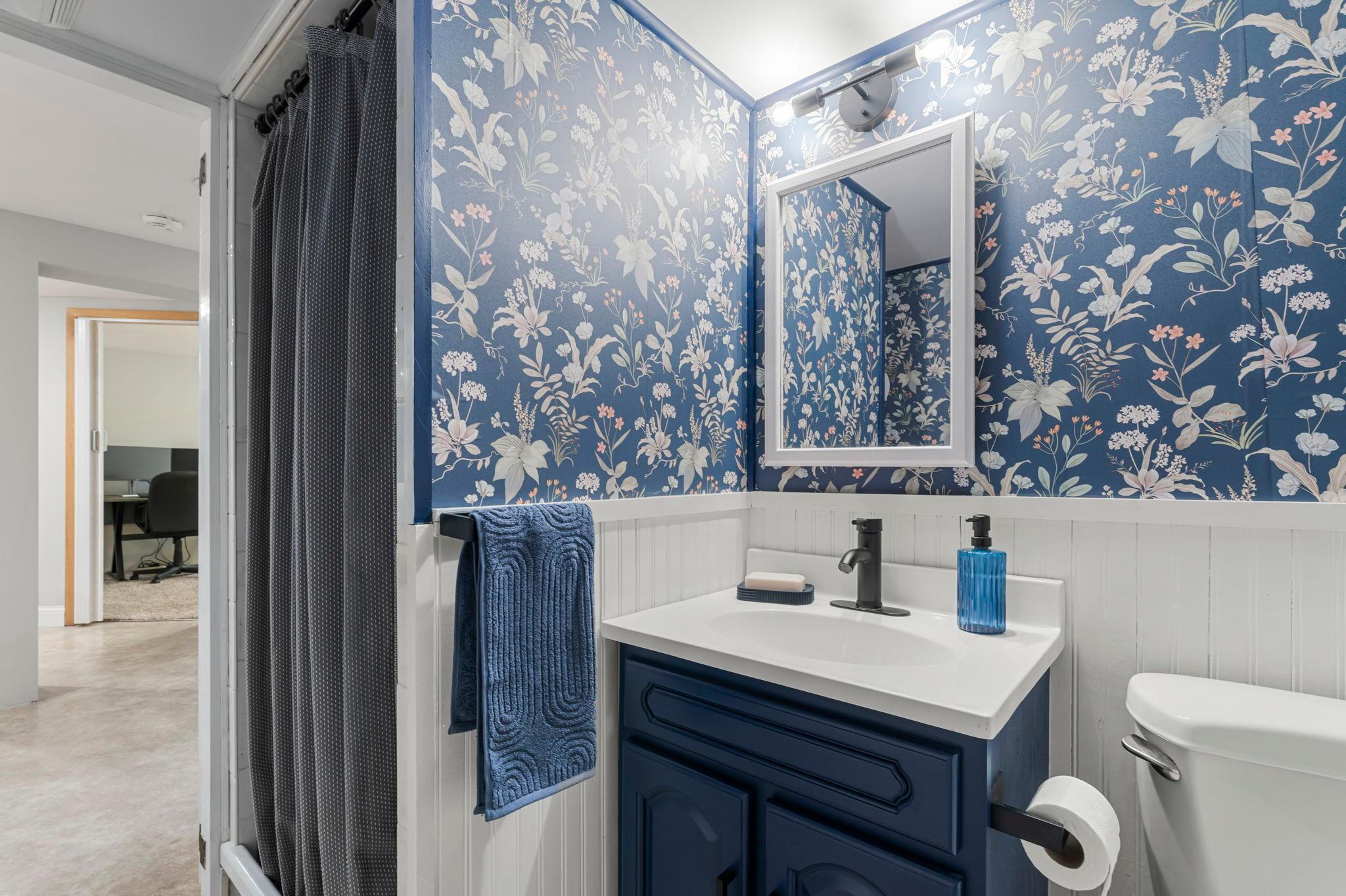 2300 Harding Street NE