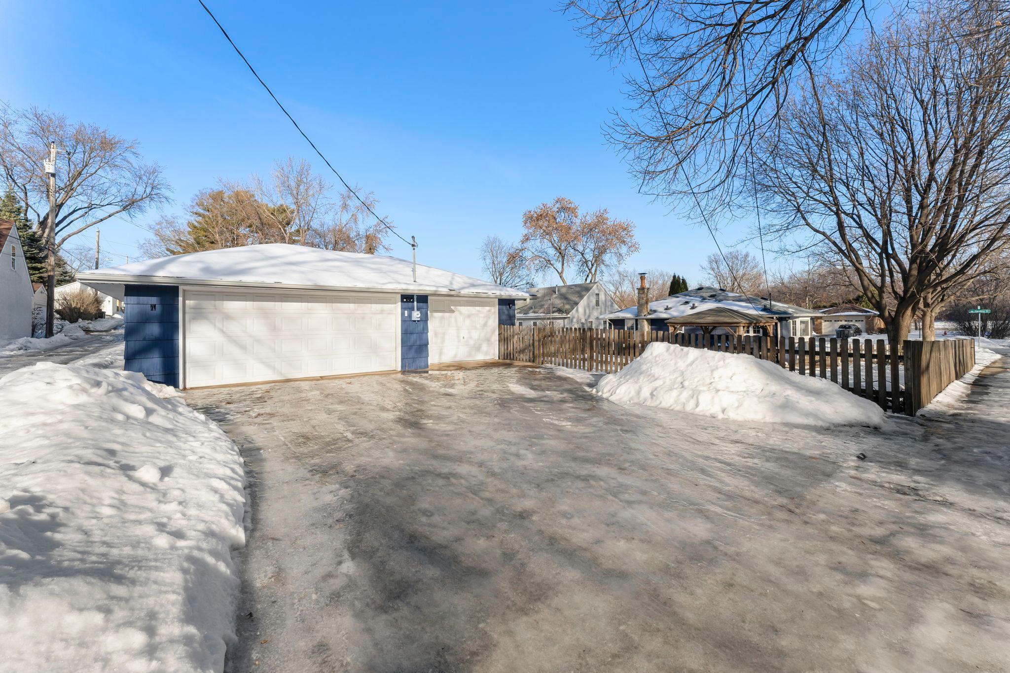 2300 Harding Street NE