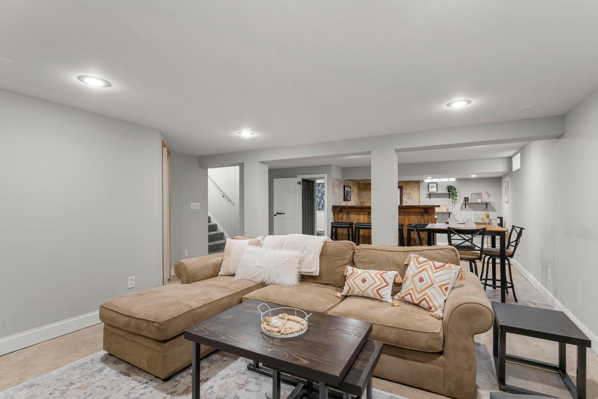 2300 Harding Street NE