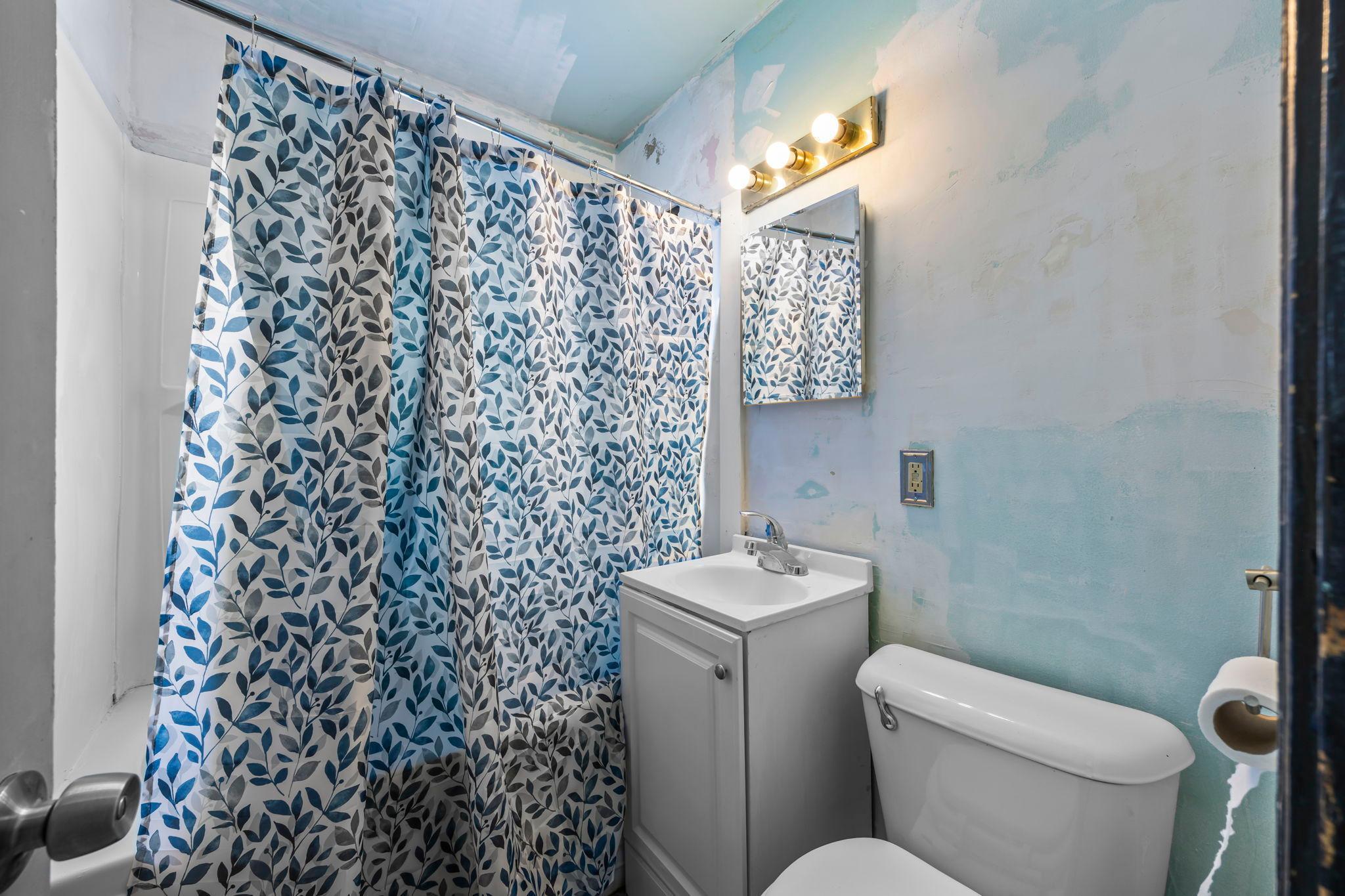 5029 Dupont Avenue N