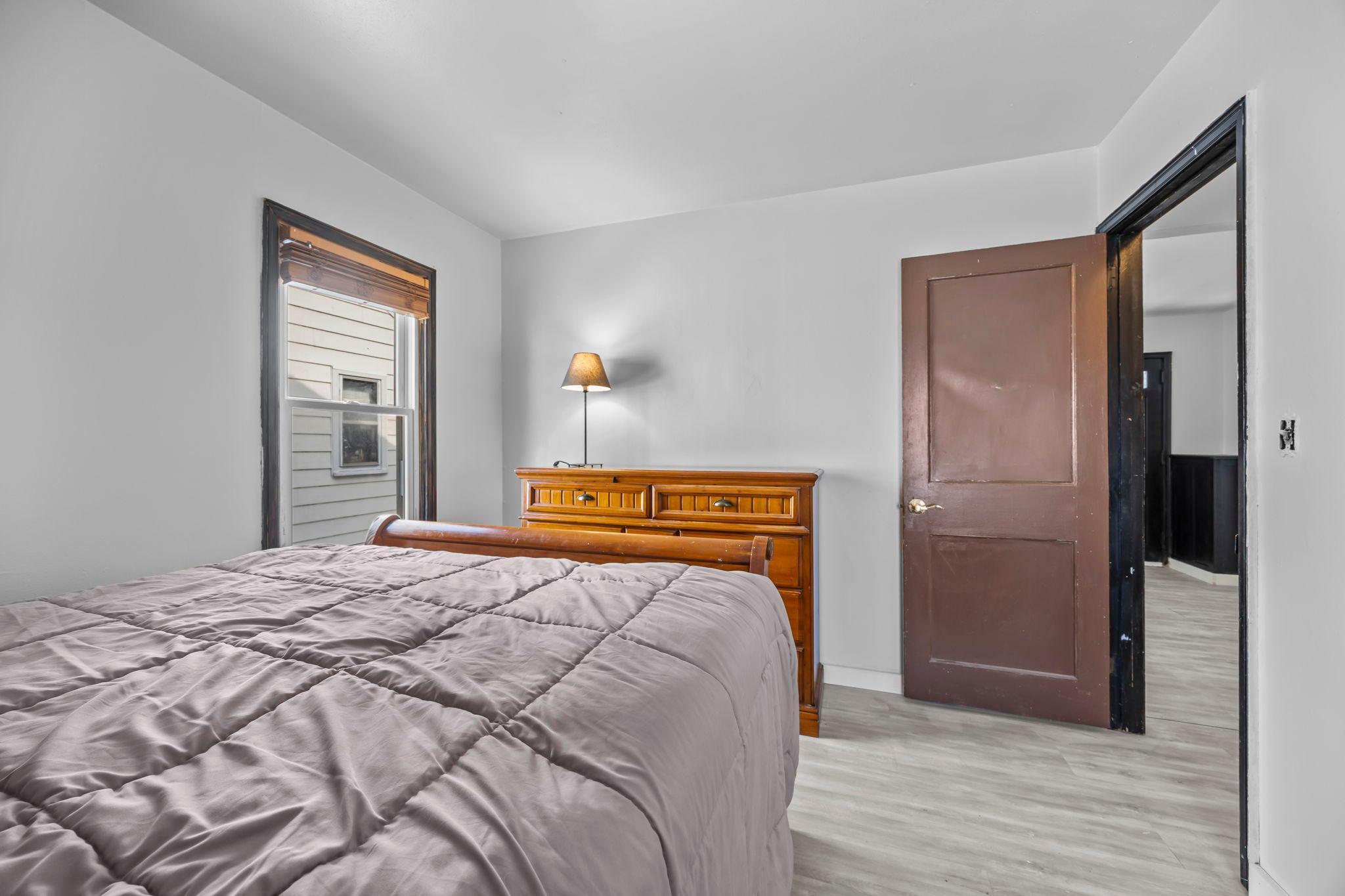 5029 Dupont Avenue N