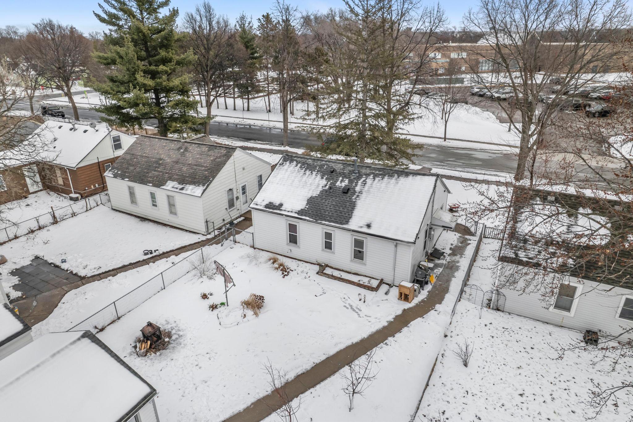 5029 Dupont Avenue N