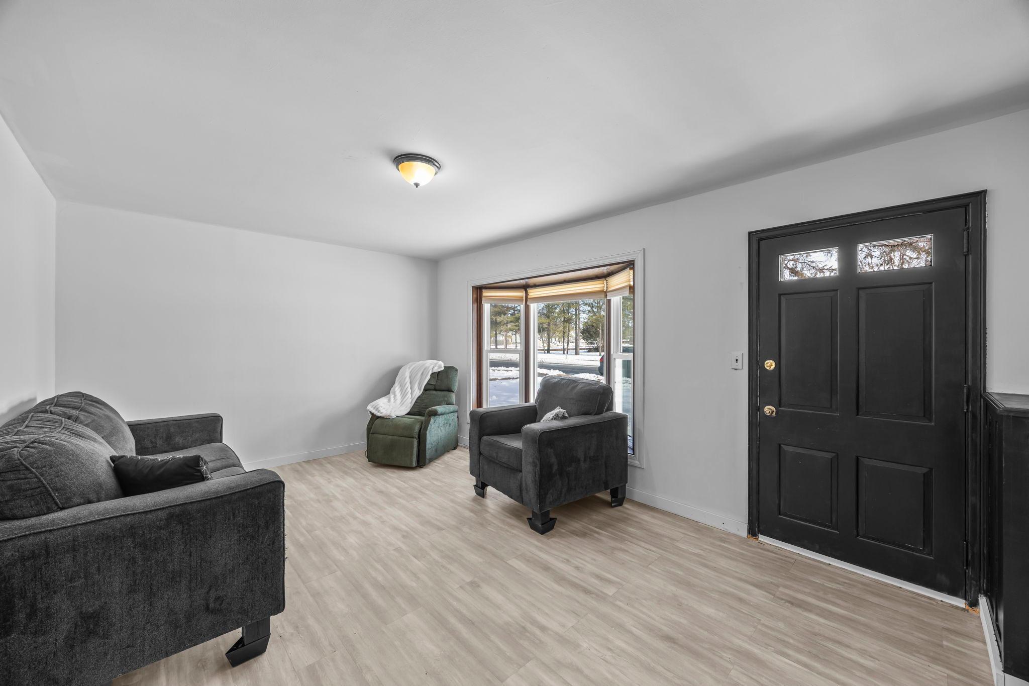 5029 Dupont Avenue N