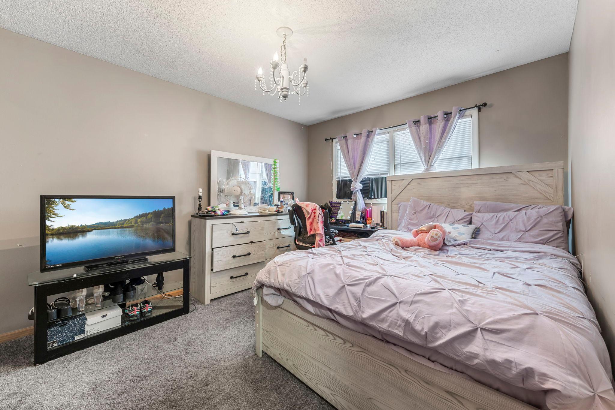 8118 France Avenue N