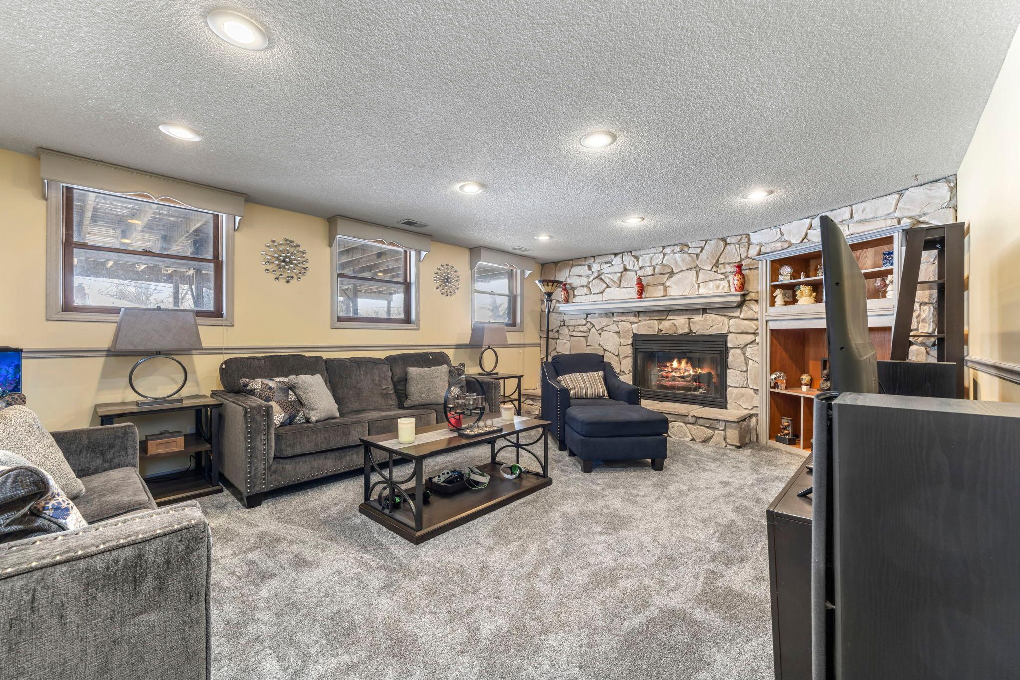 8118 France Avenue N