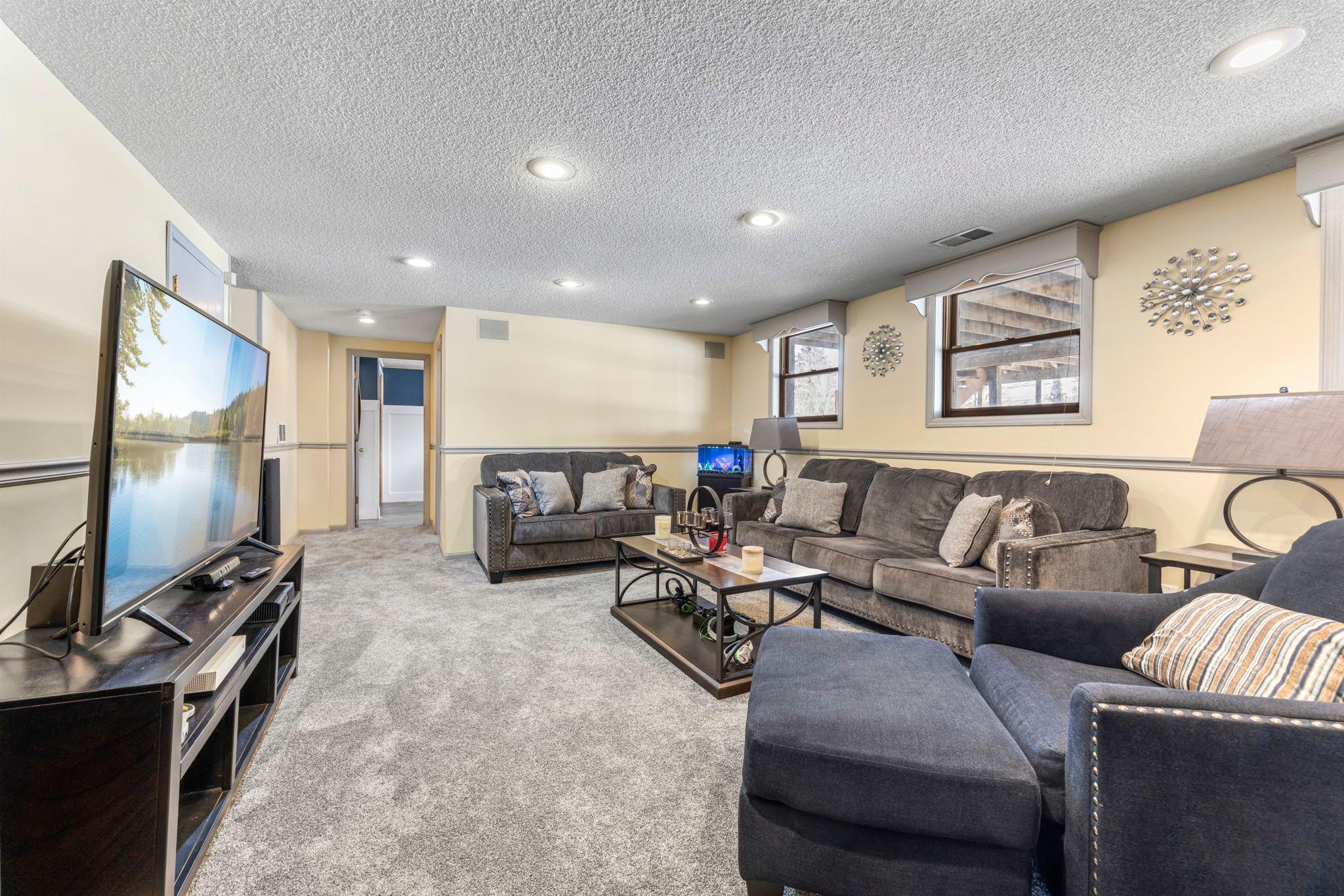 8118 France Avenue N