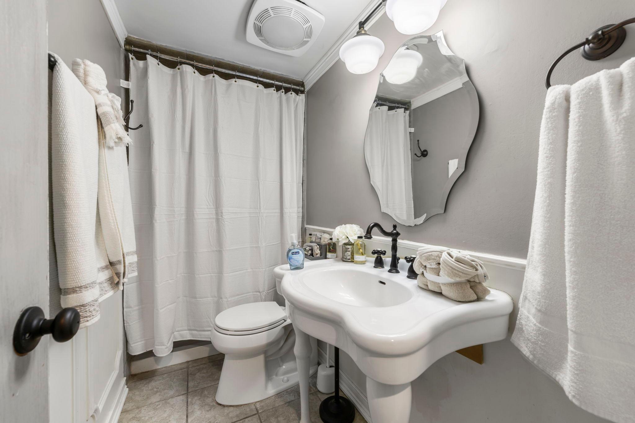 8118 France Avenue N