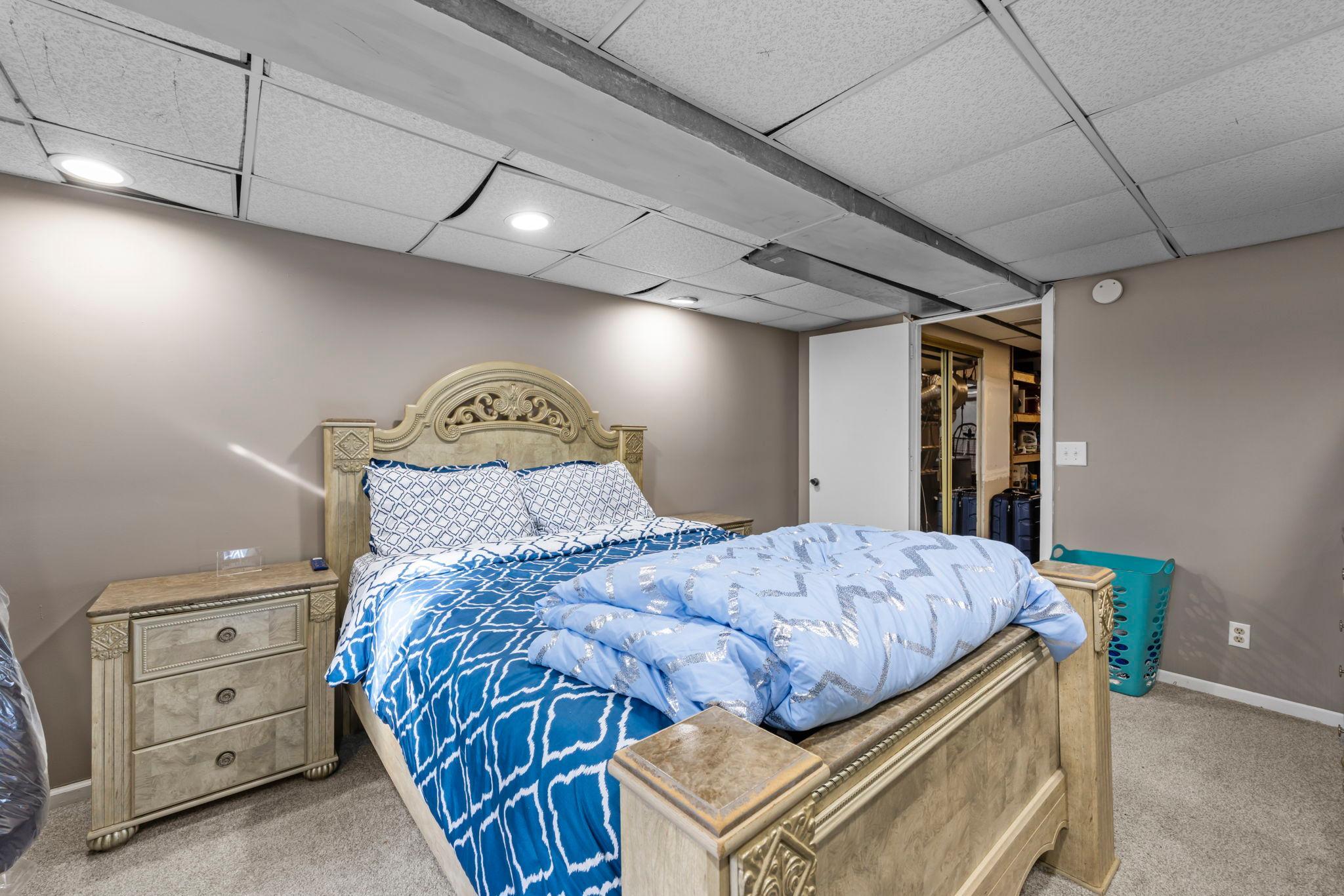 8118 France Avenue N