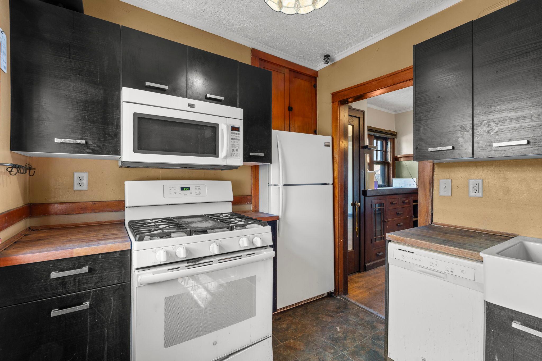 2323 Golden Valley Road