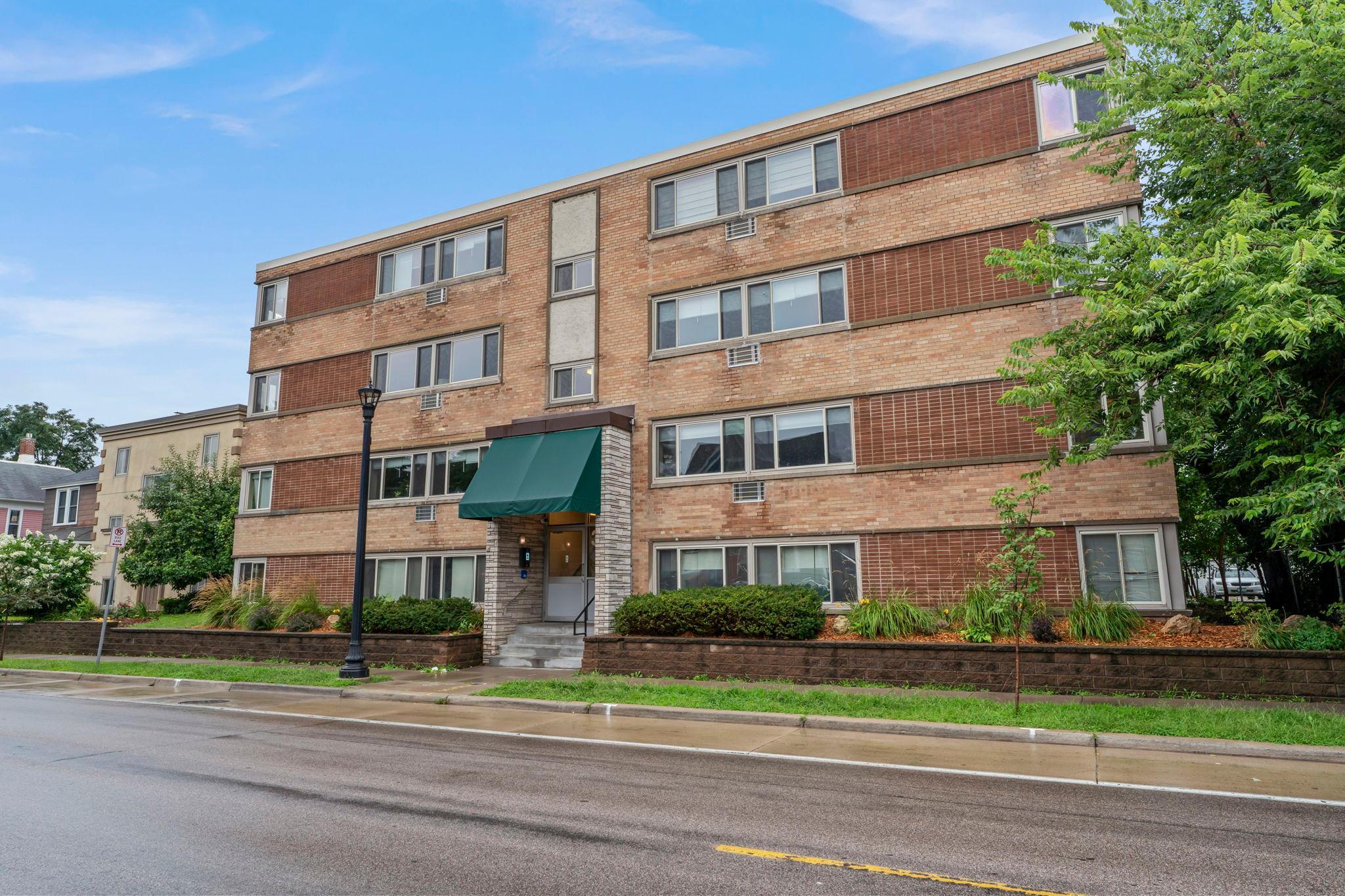 3120 Hennepin Avenue Unit: 106