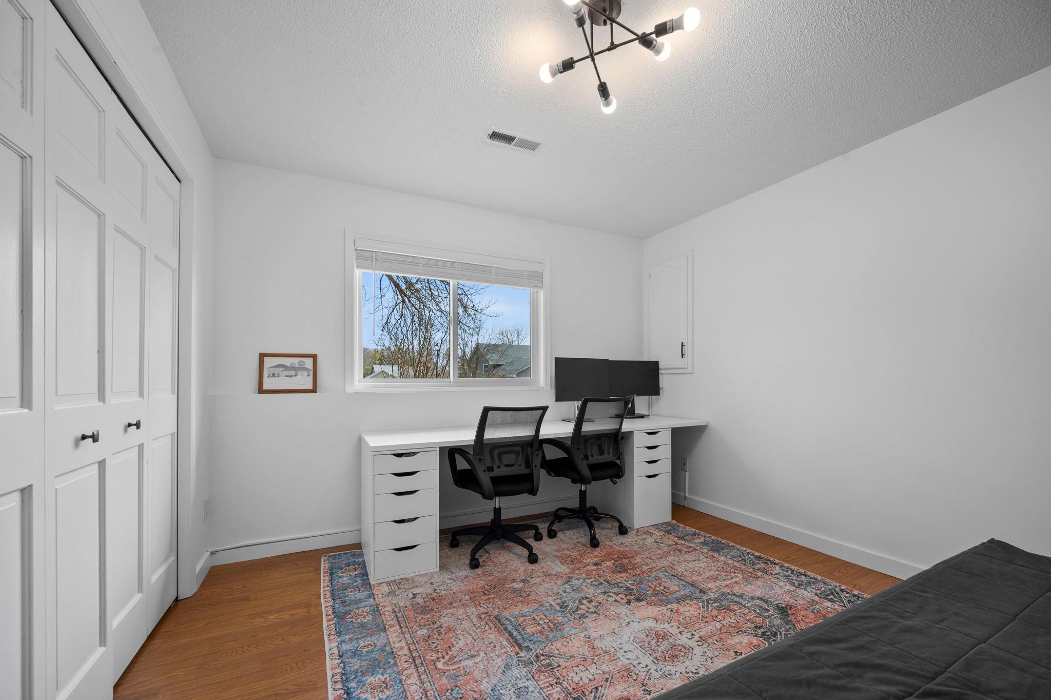 6667 Kingsview Lane N