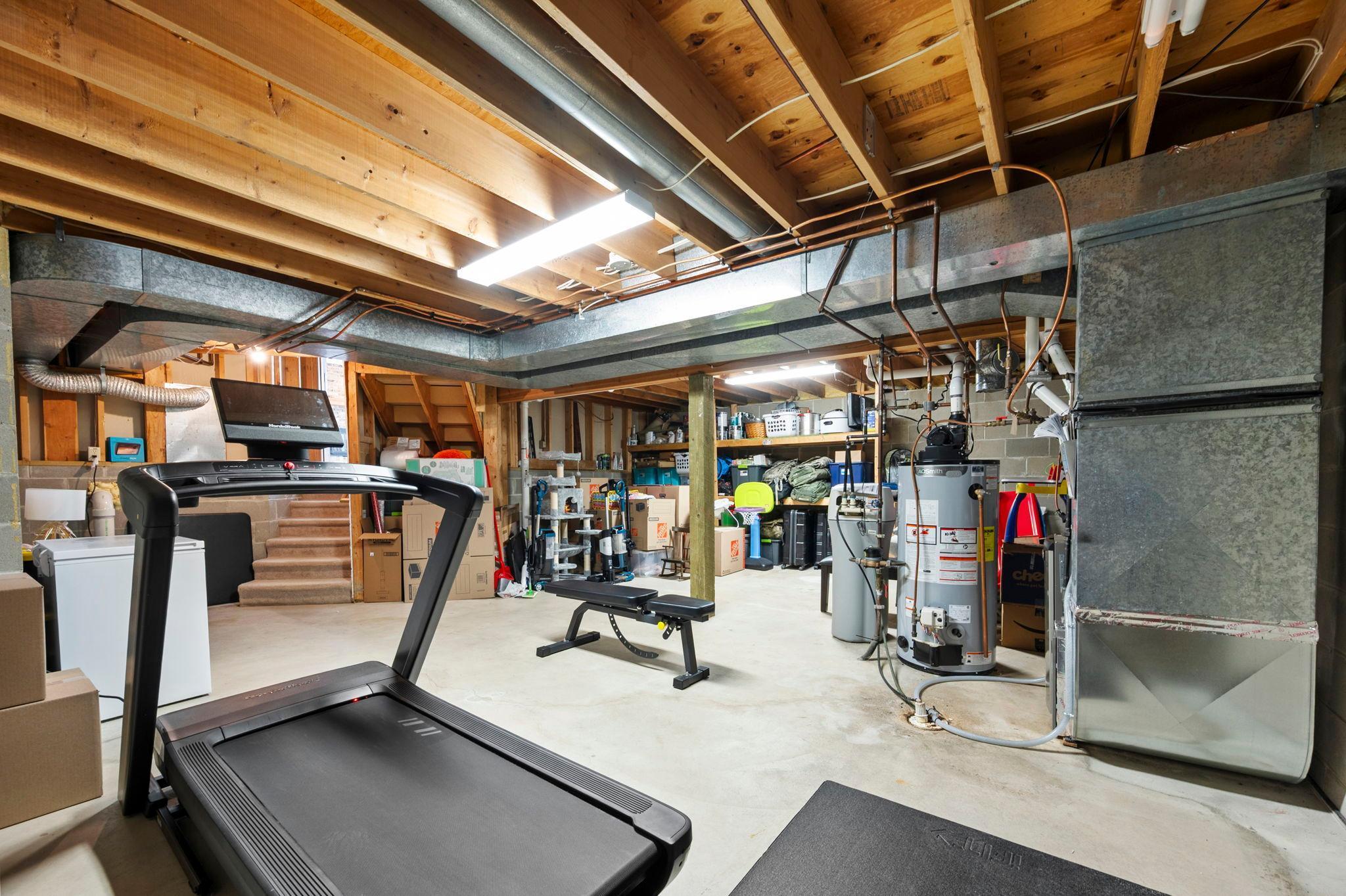 6667 Kingsview Lane N