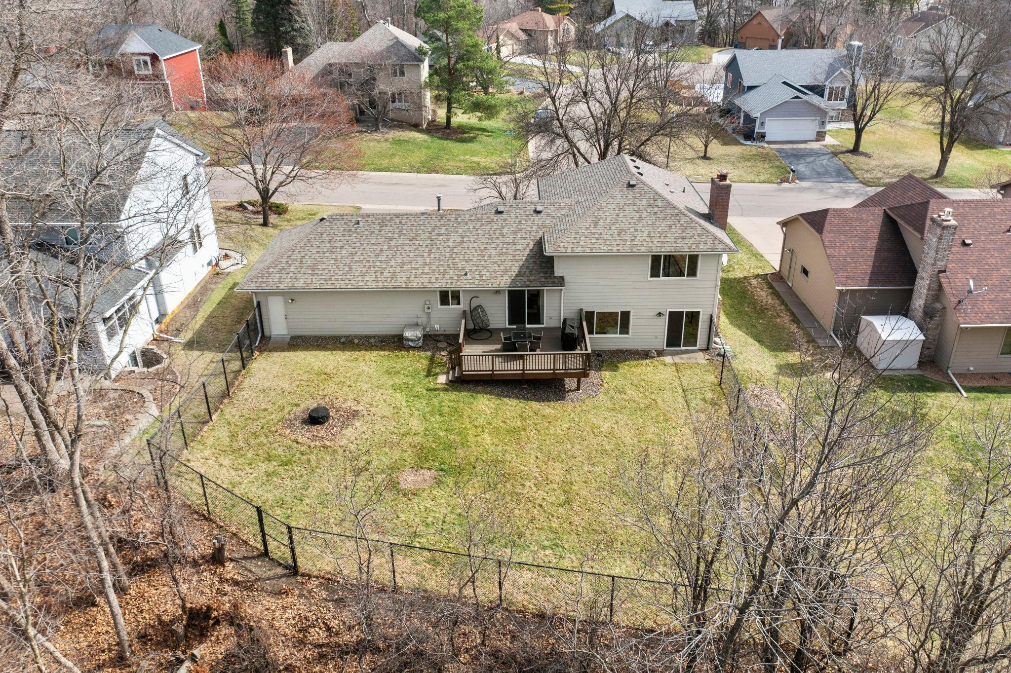 6667 Kingsview Lane N