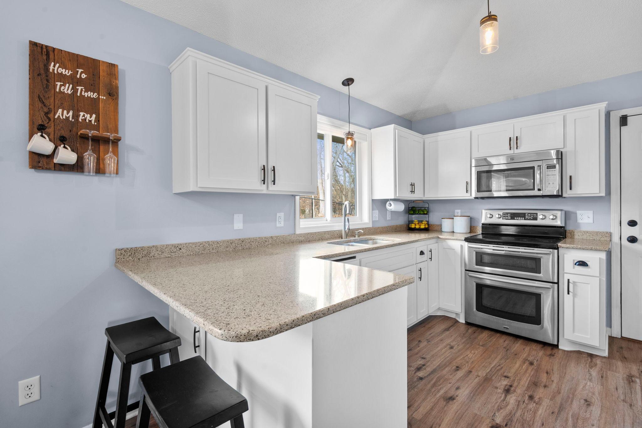 6667 Kingsview Lane N