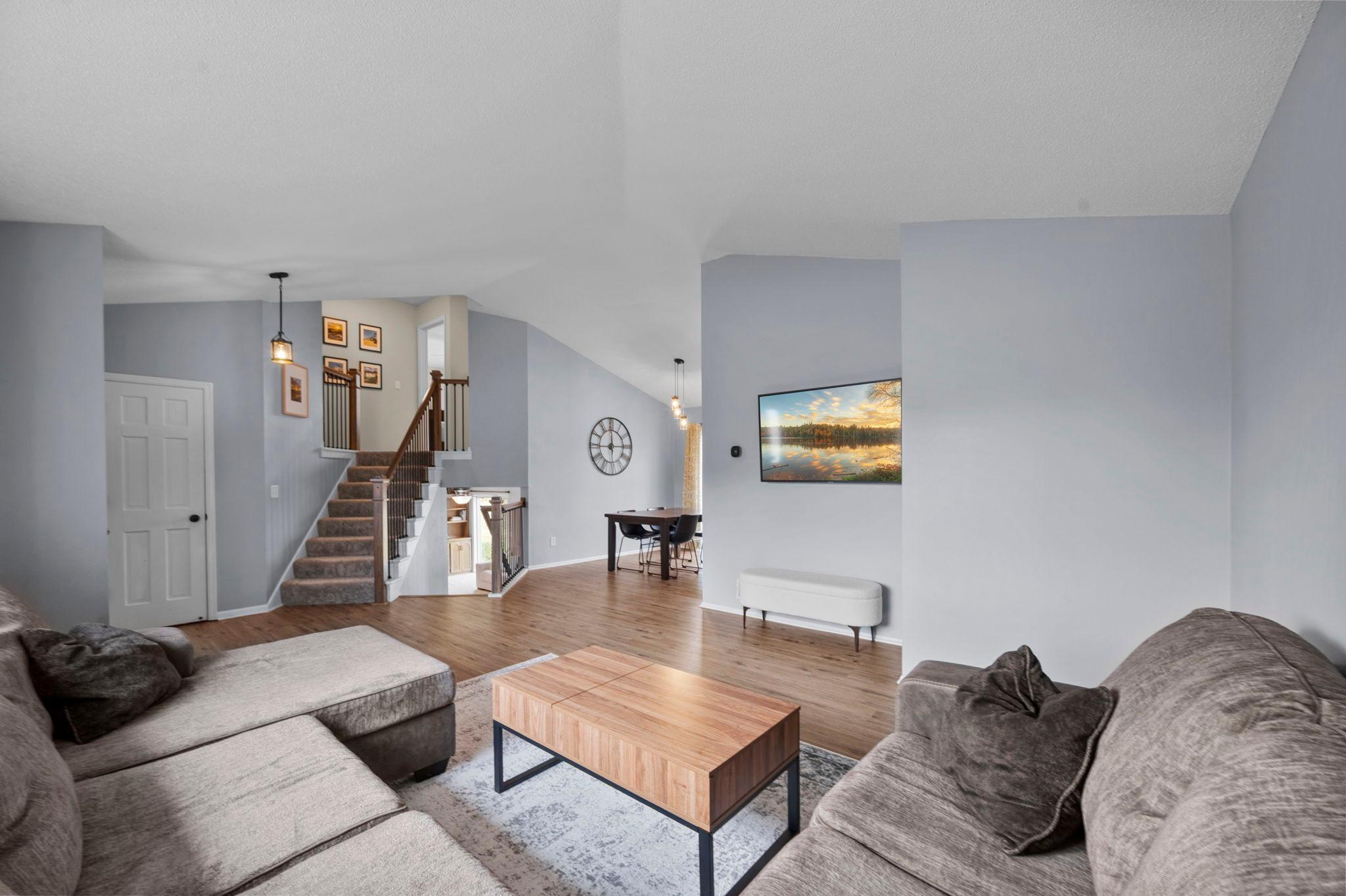 6667 Kingsview Lane N