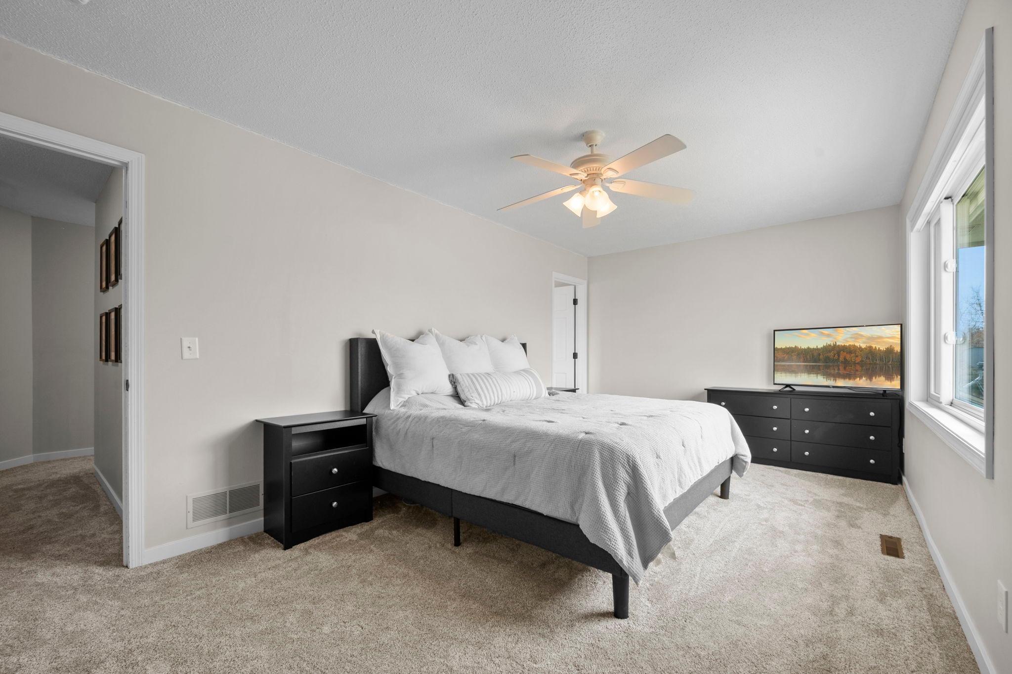 6667 Kingsview Lane N