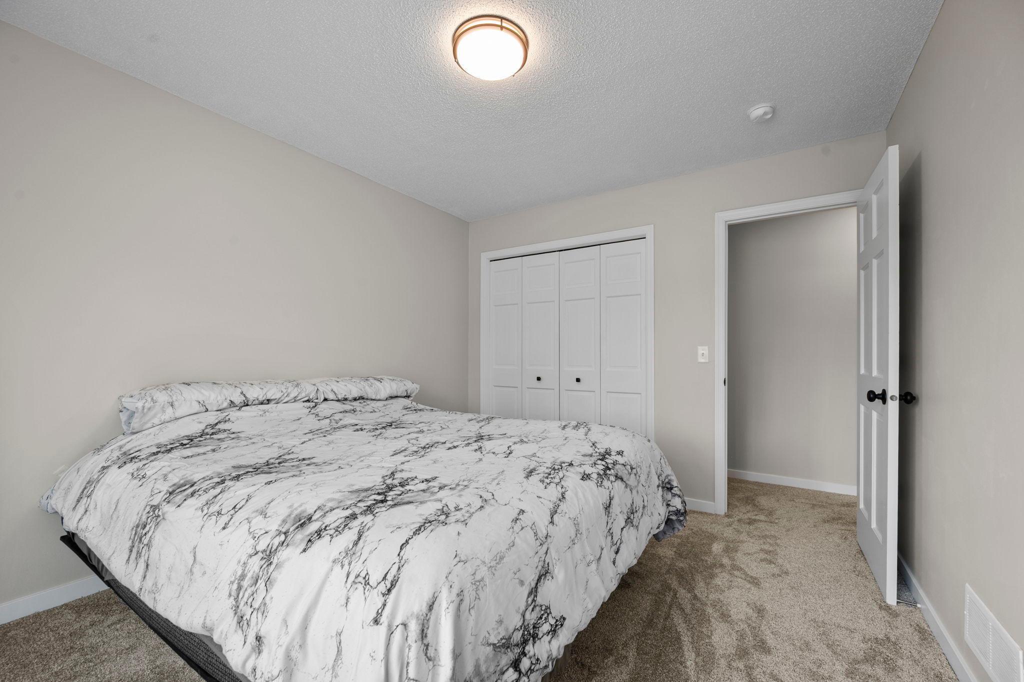 6667 Kingsview Lane N