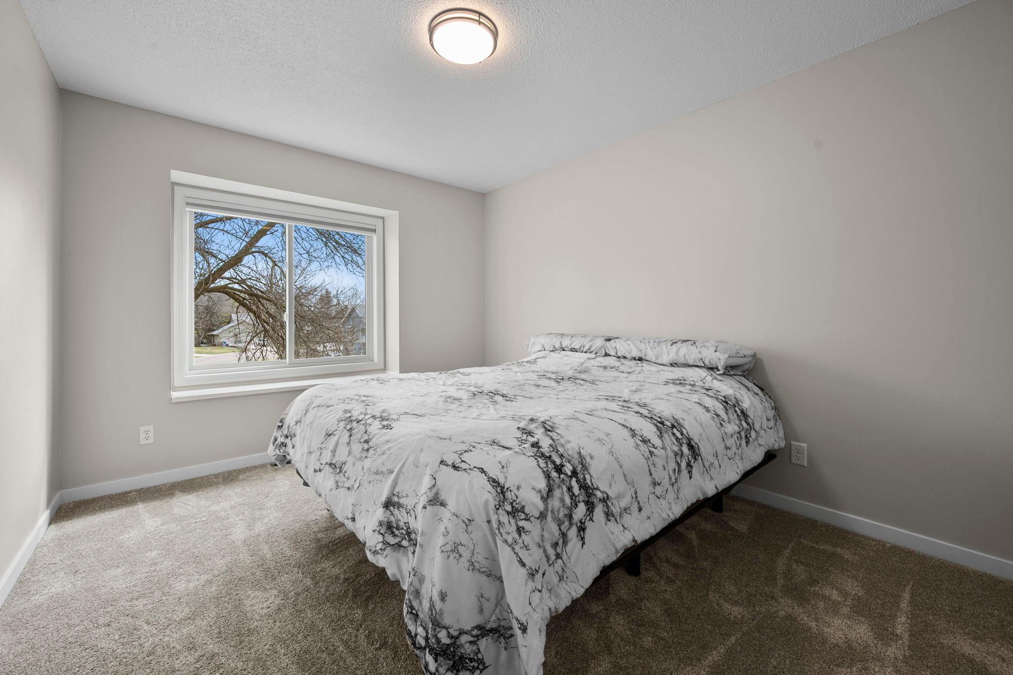 6667 Kingsview Lane N