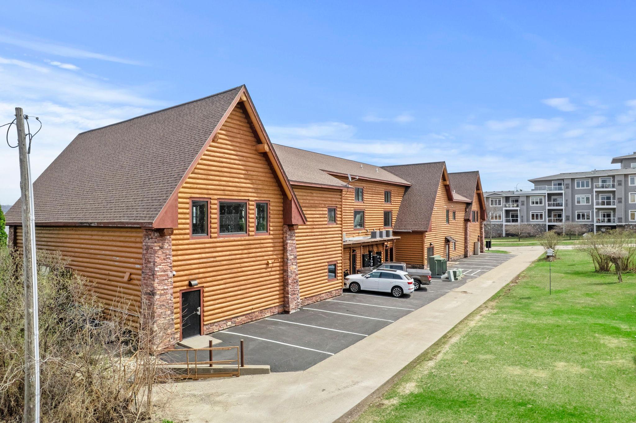 1301 N Lakeshore Dr Unit: 202