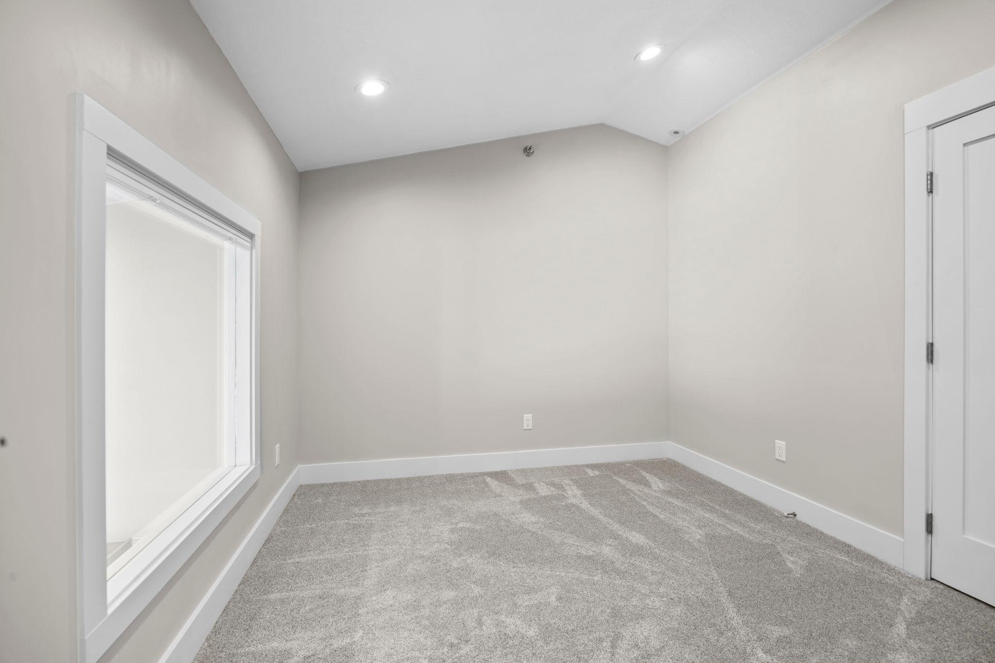 1301 N Lakeshore Dr Unit: 202