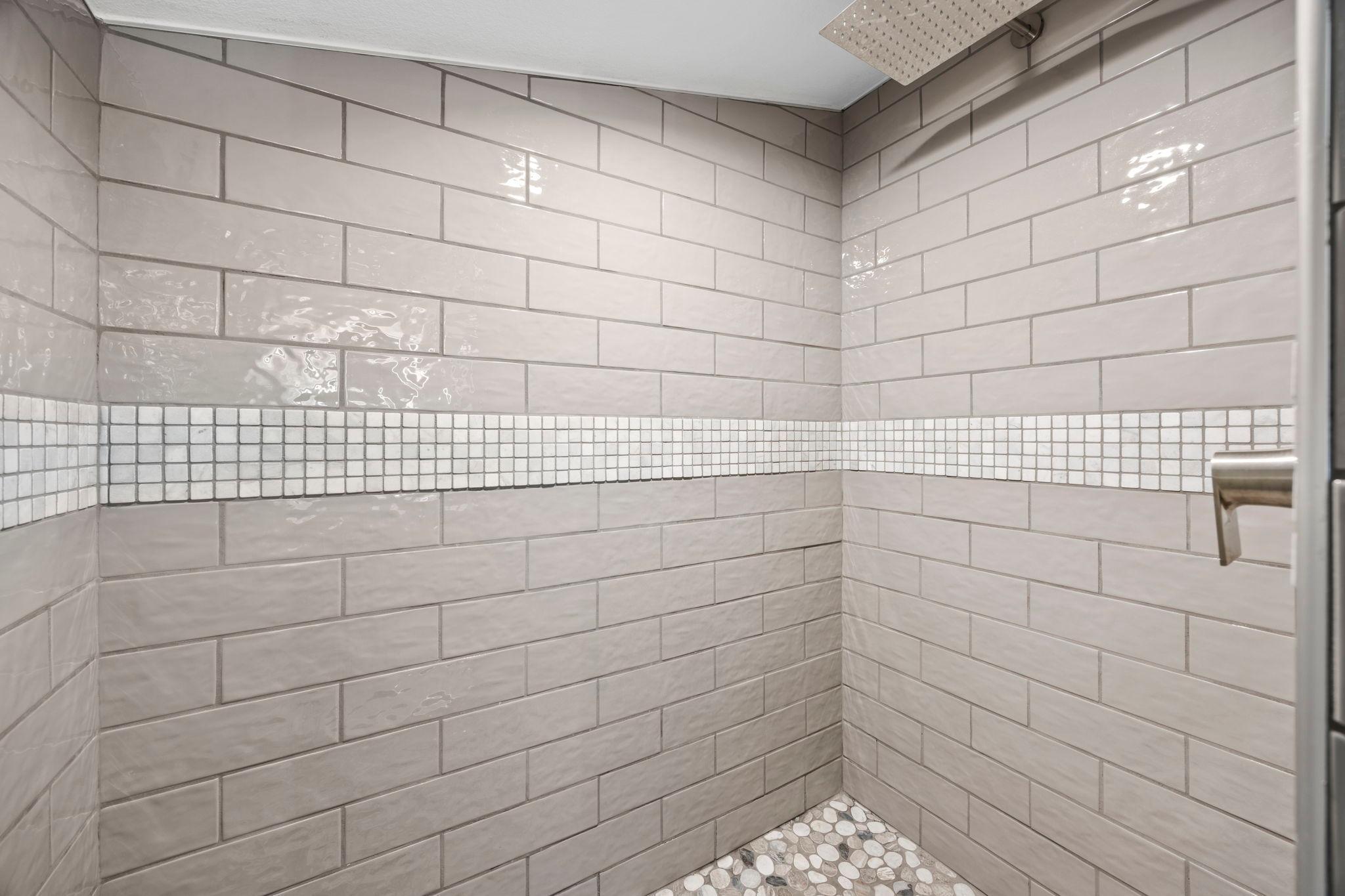 1301 N Lakeshore Dr Unit: 202