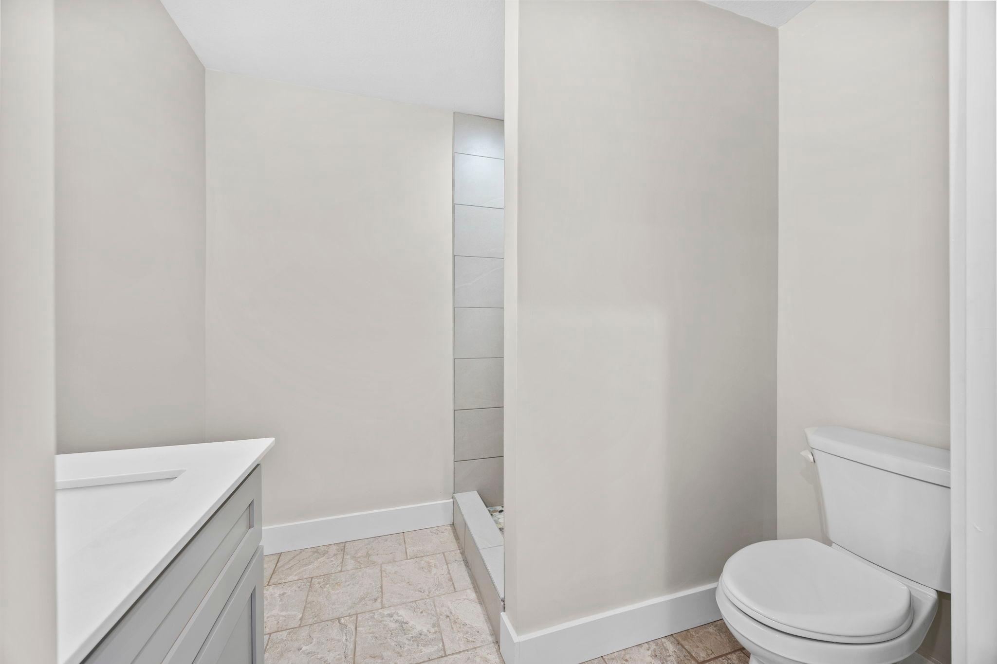 1301 N Lakeshore Dr Unit: 202