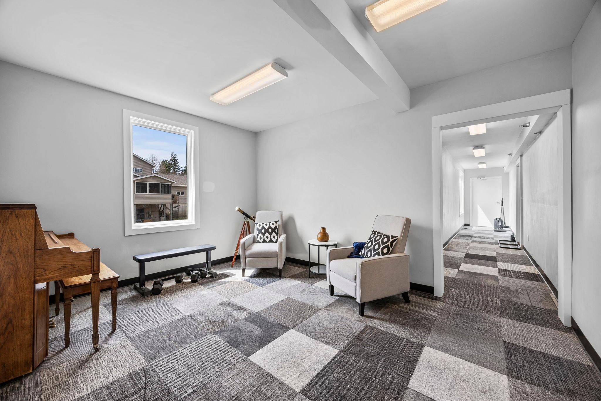 1301 N Lakeshore Dr Unit: 202