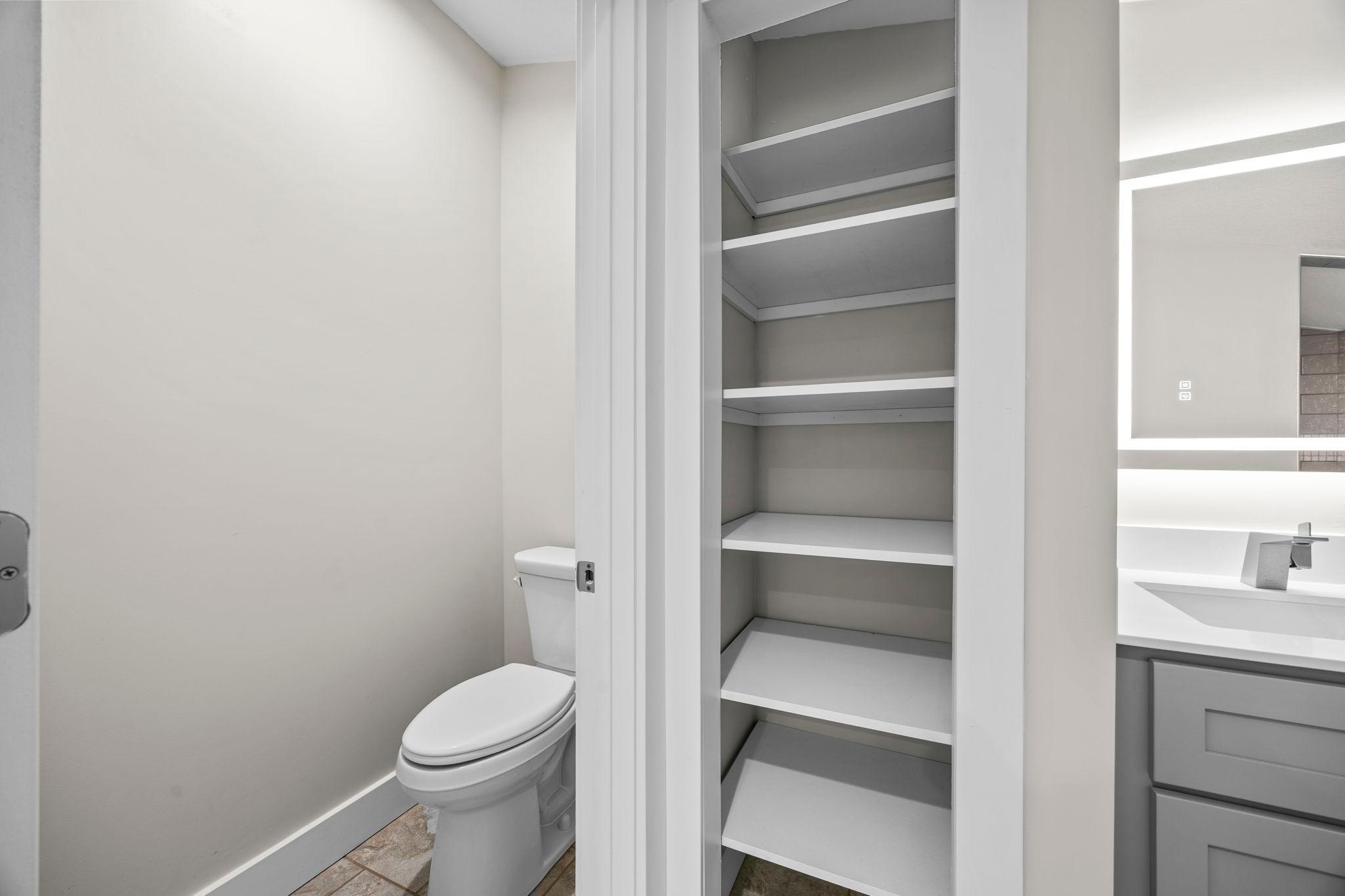 1301 N Lakeshore Dr Unit: 202