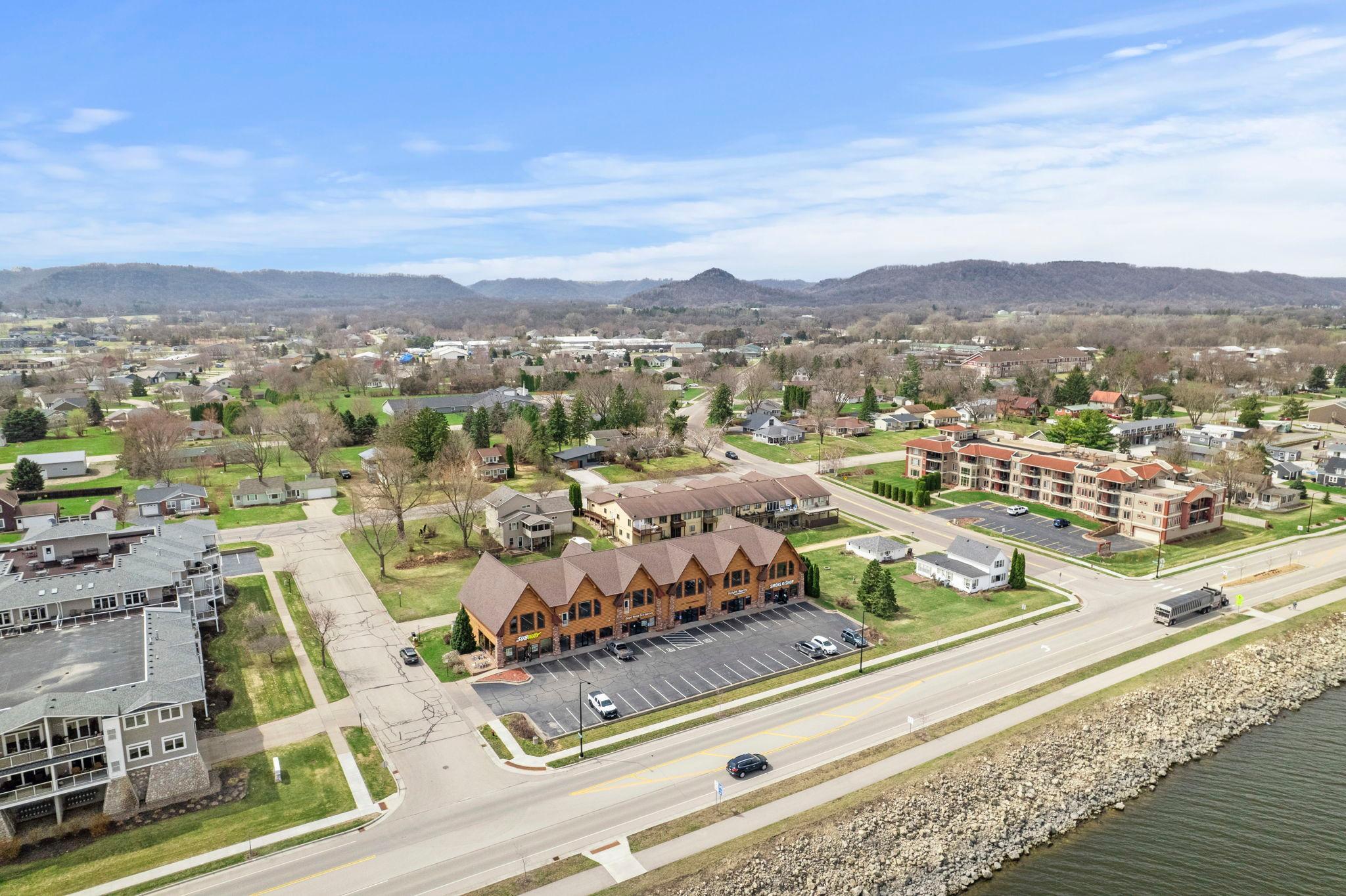 1301 N Lakeshore Dr Unit: 202