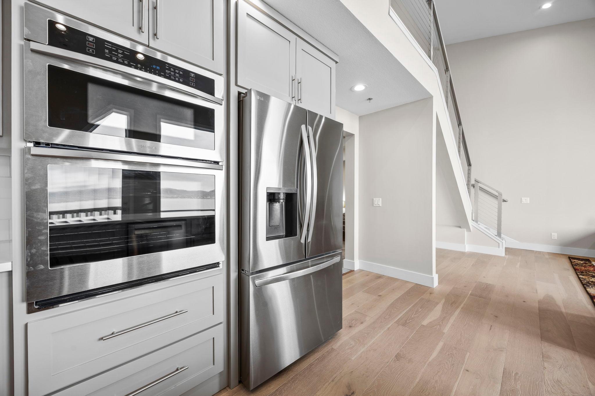 1301 N Lakeshore Dr Unit: 202