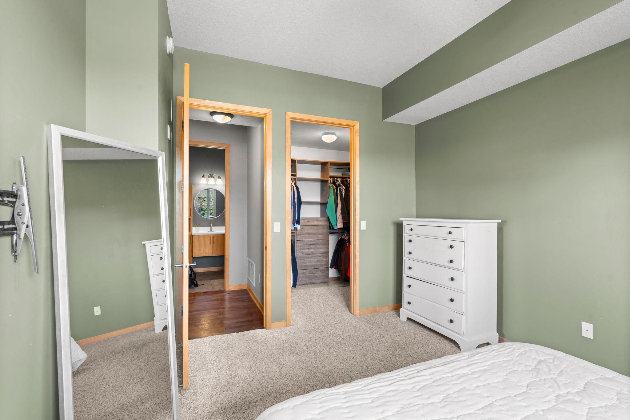 3640 Wooddale Avenue S Unit: 121