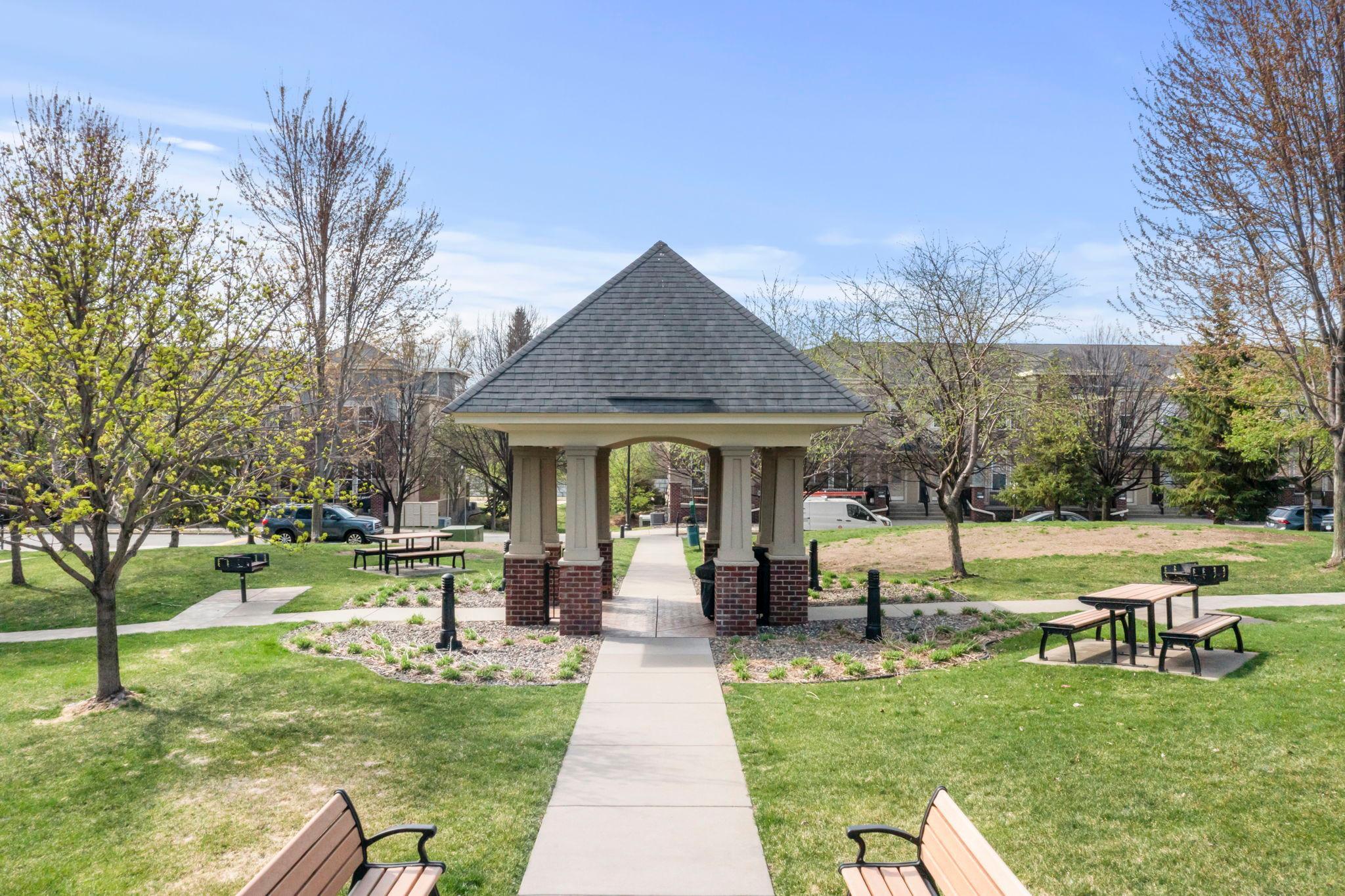 3640 Wooddale Avenue S Unit: 121