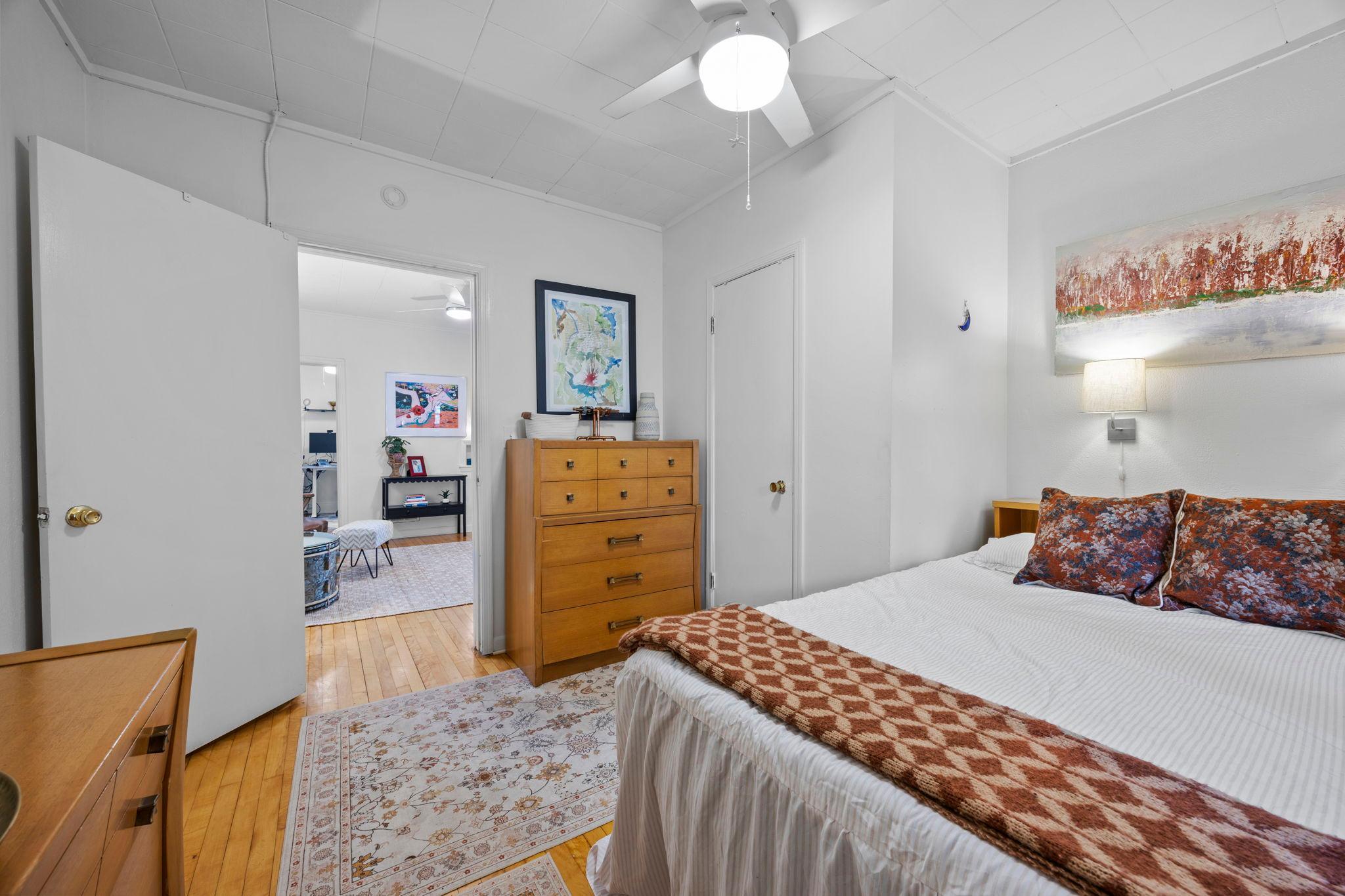 441 View Street