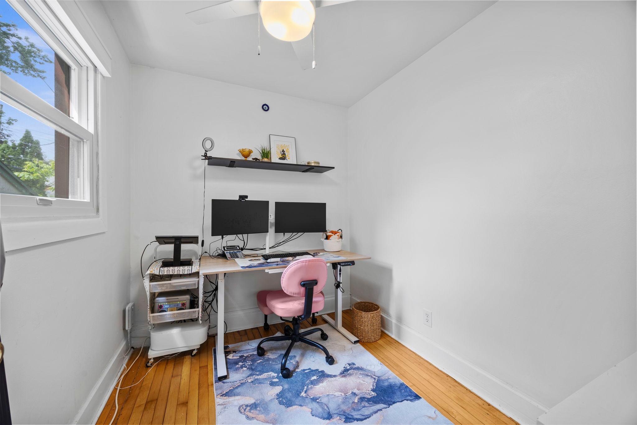 441 View Street