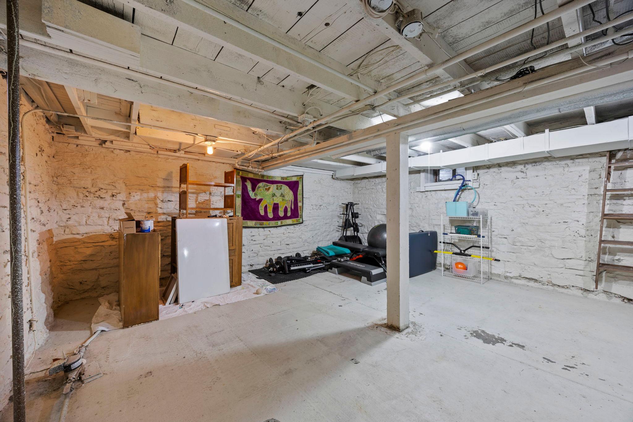 441 View Street
