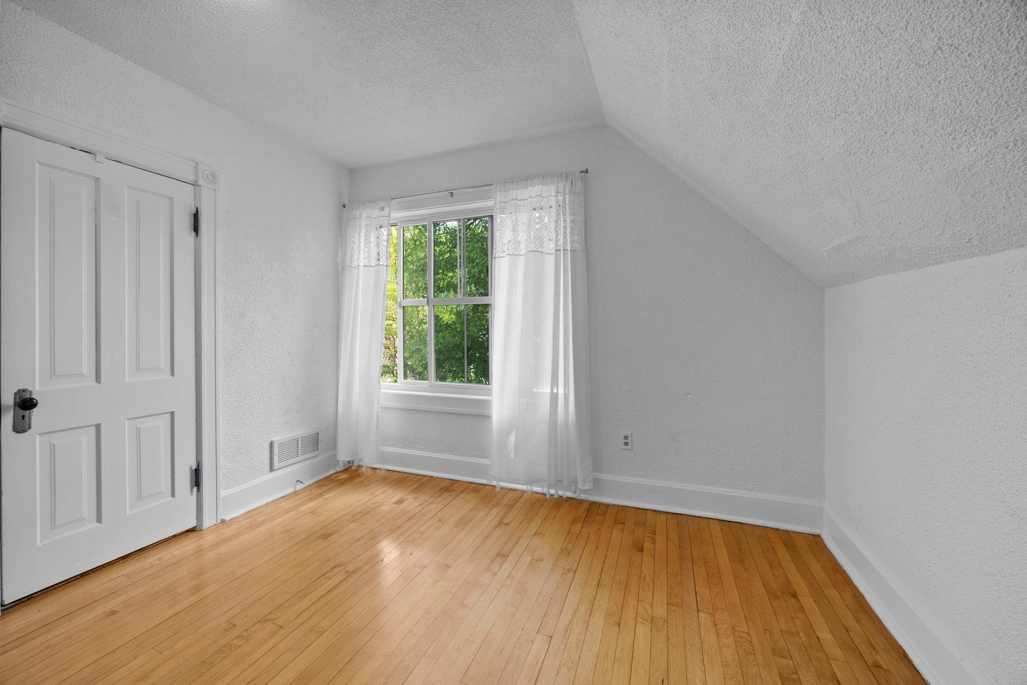 441 View Street