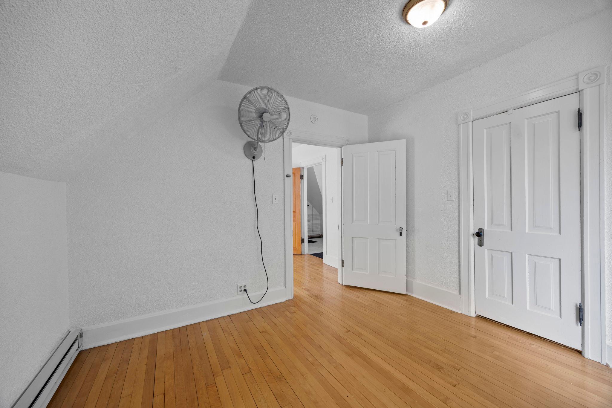 441 View Street
