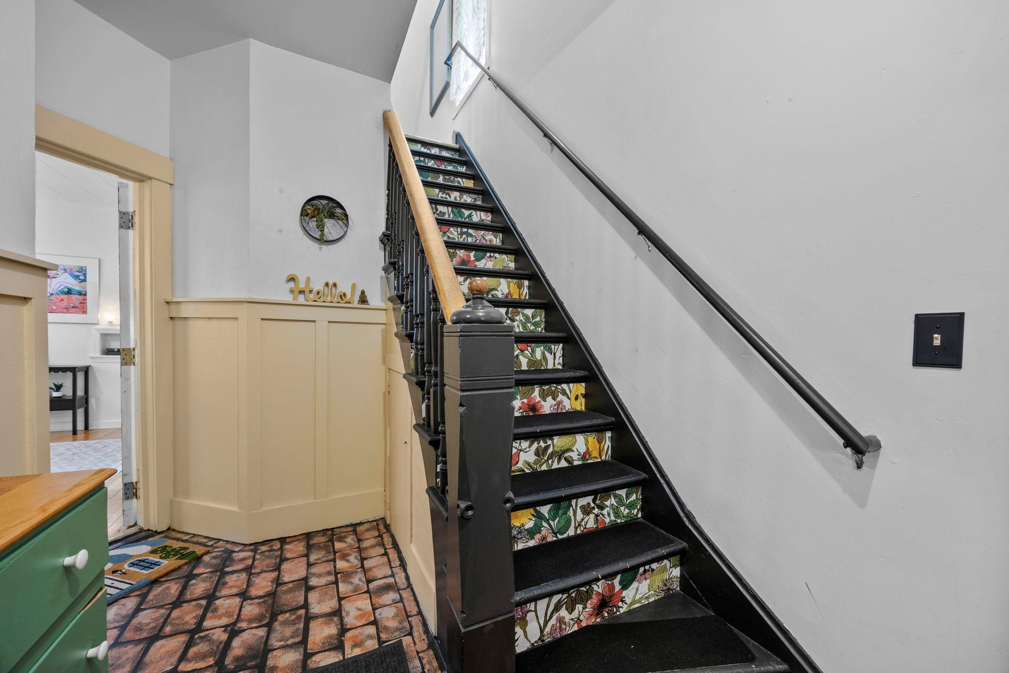 441 View Street