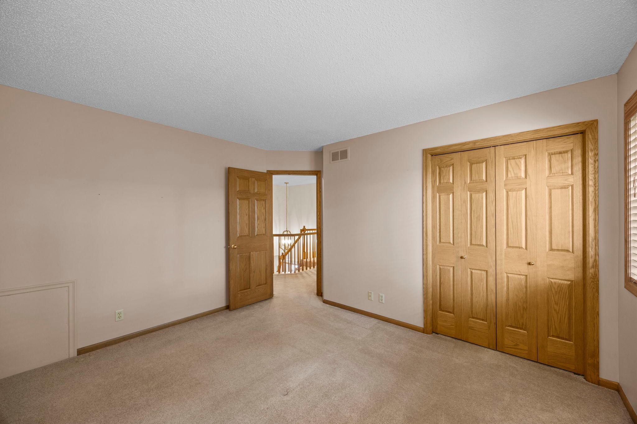 8941 Hunters Trail
