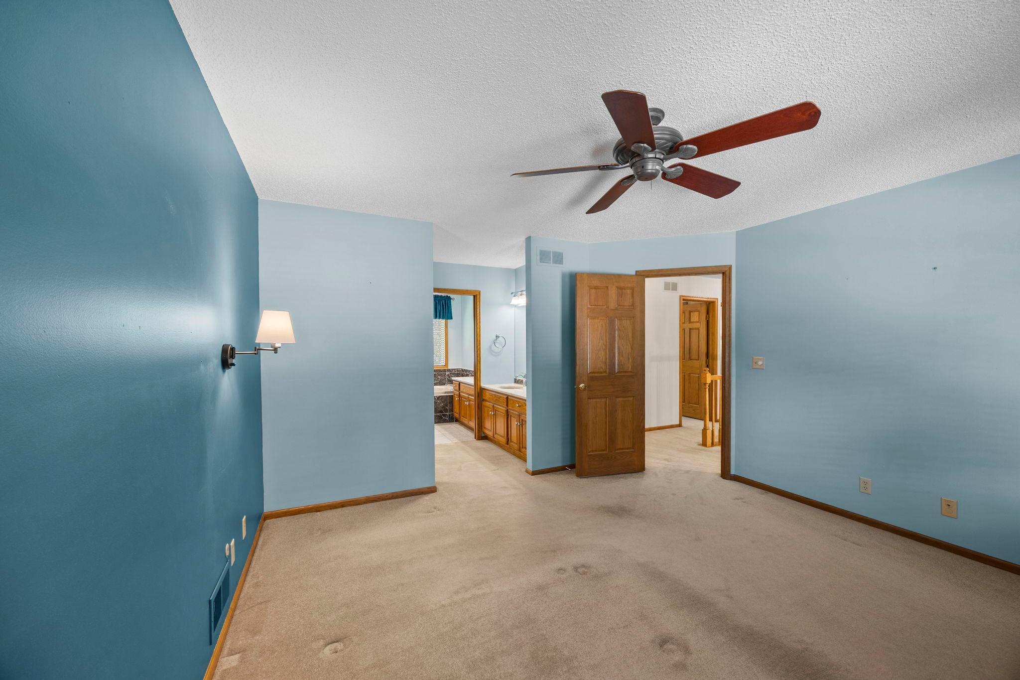 8941 Hunters Trail