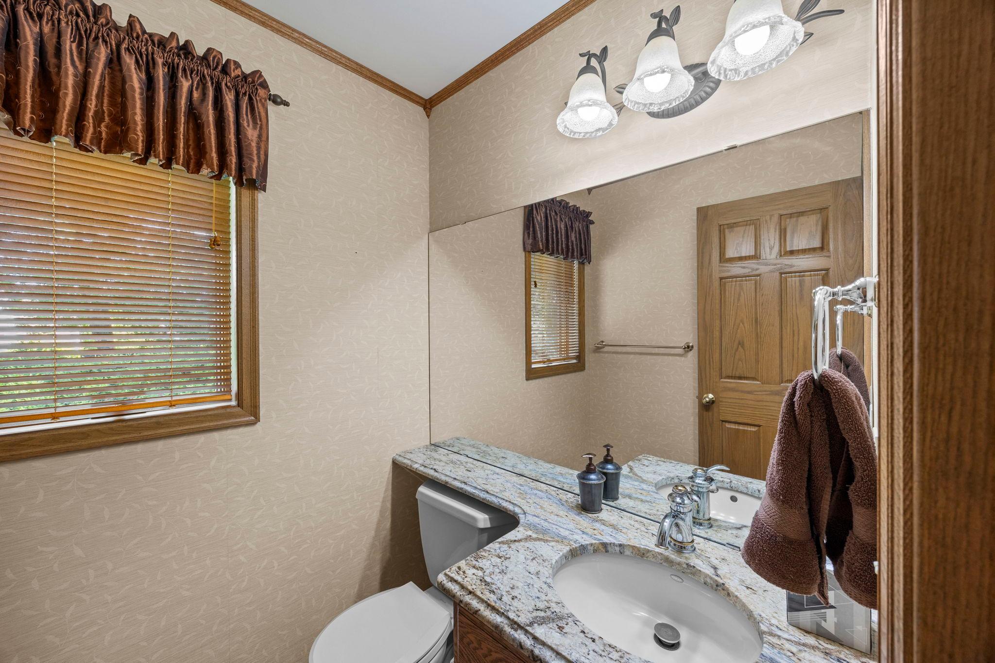 8941 Hunters Trail