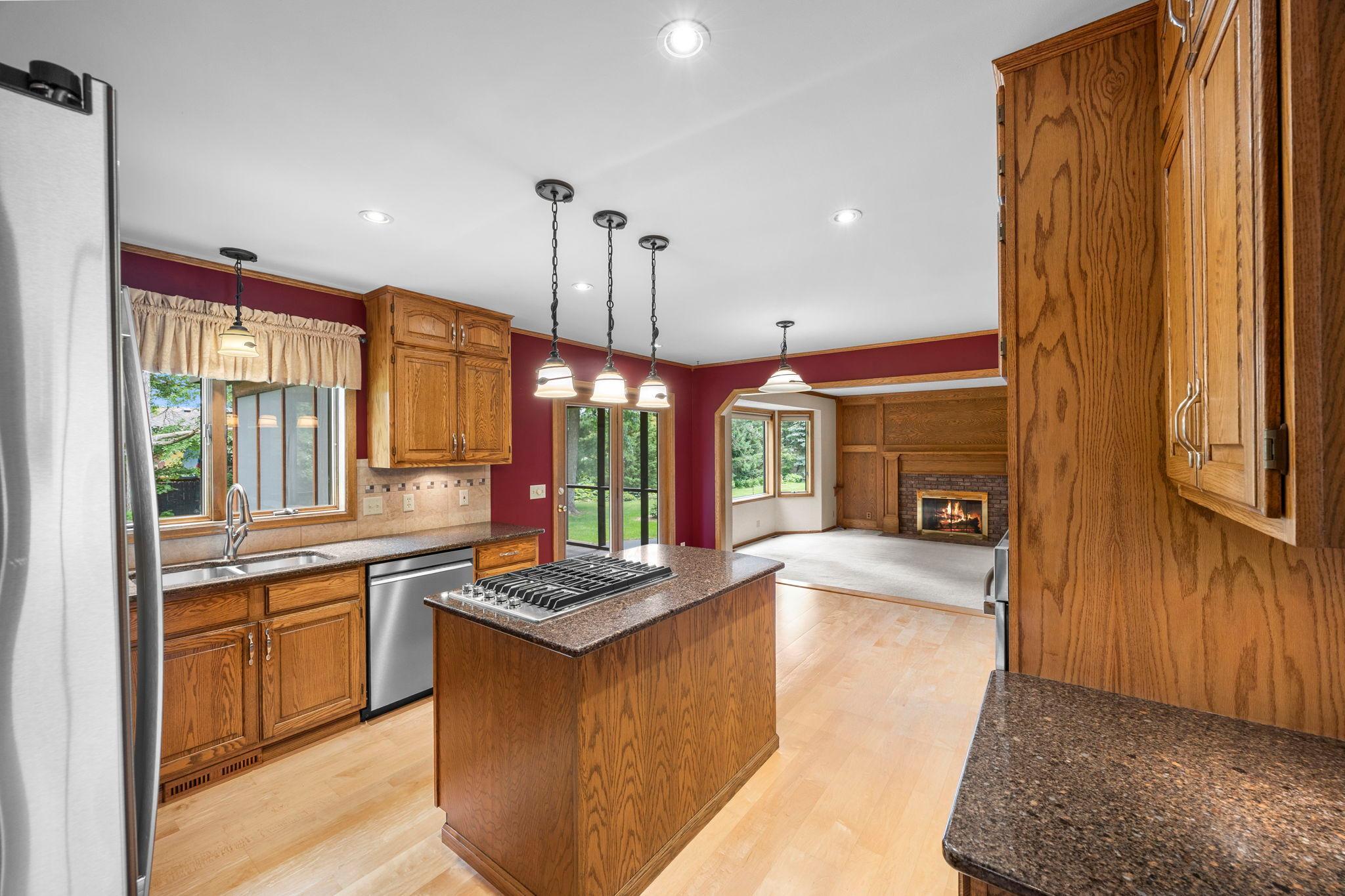 8941 Hunters Trail