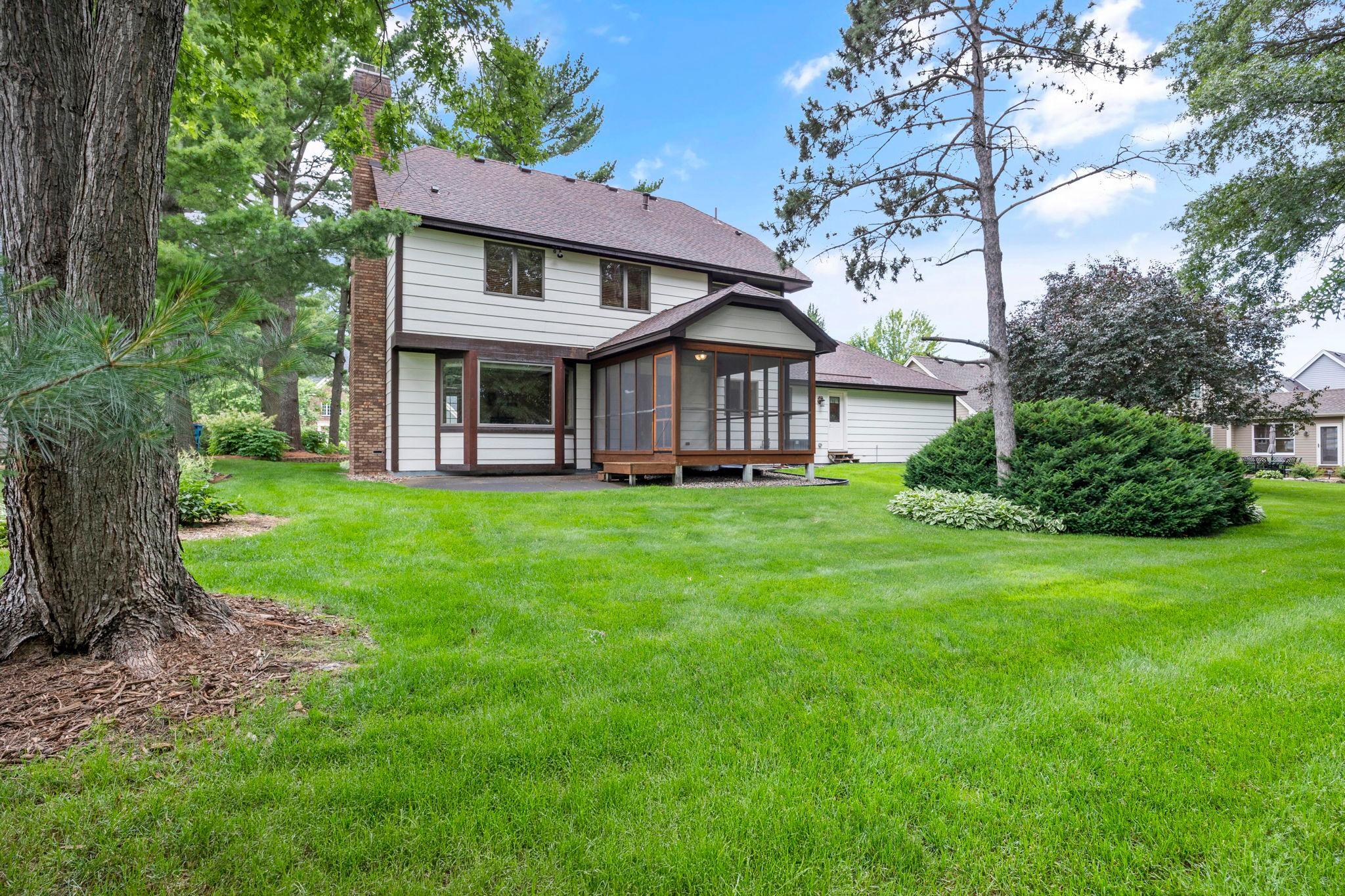 8941 Hunters Trail
