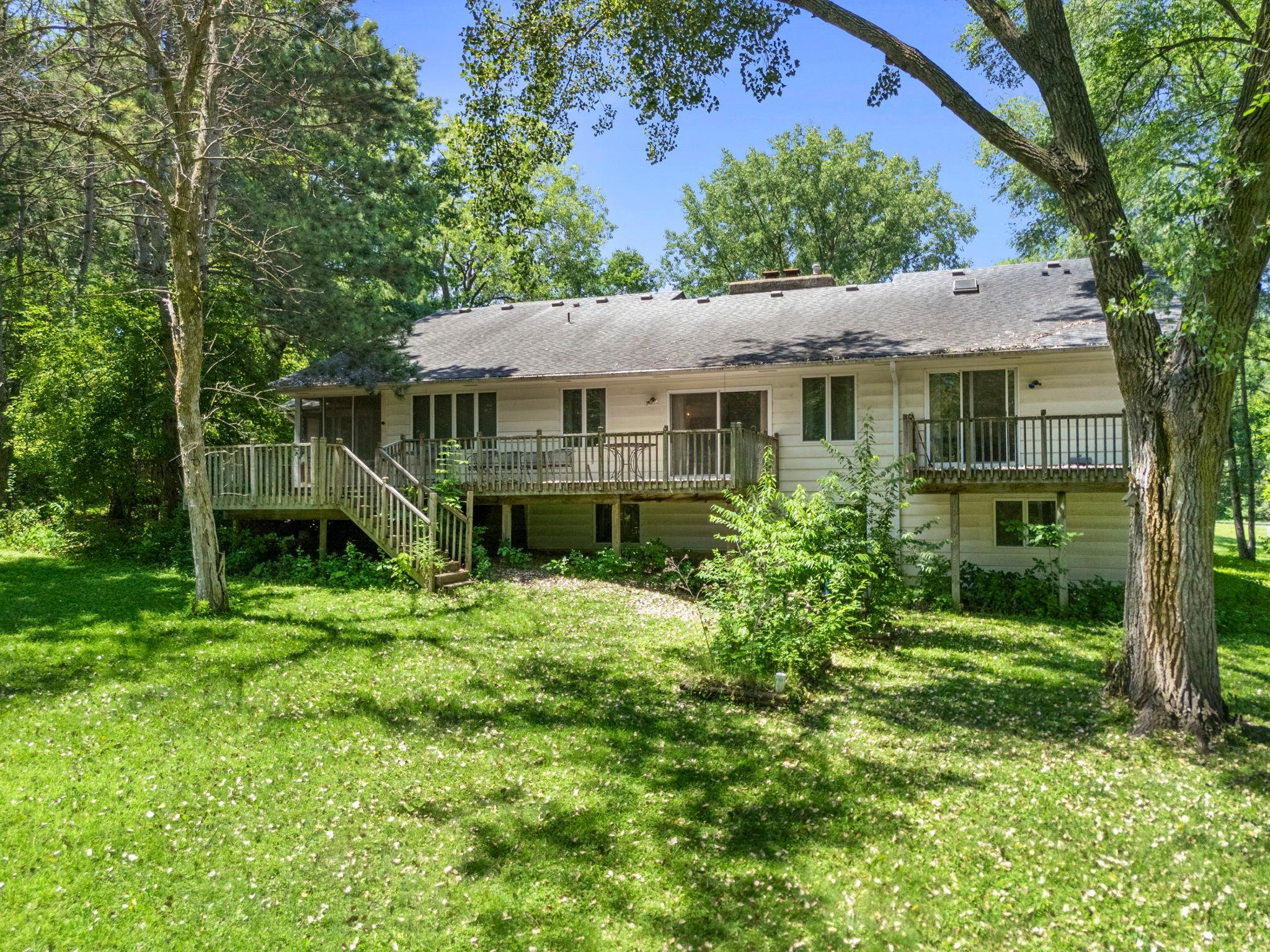 1070 Mcknight Road S
