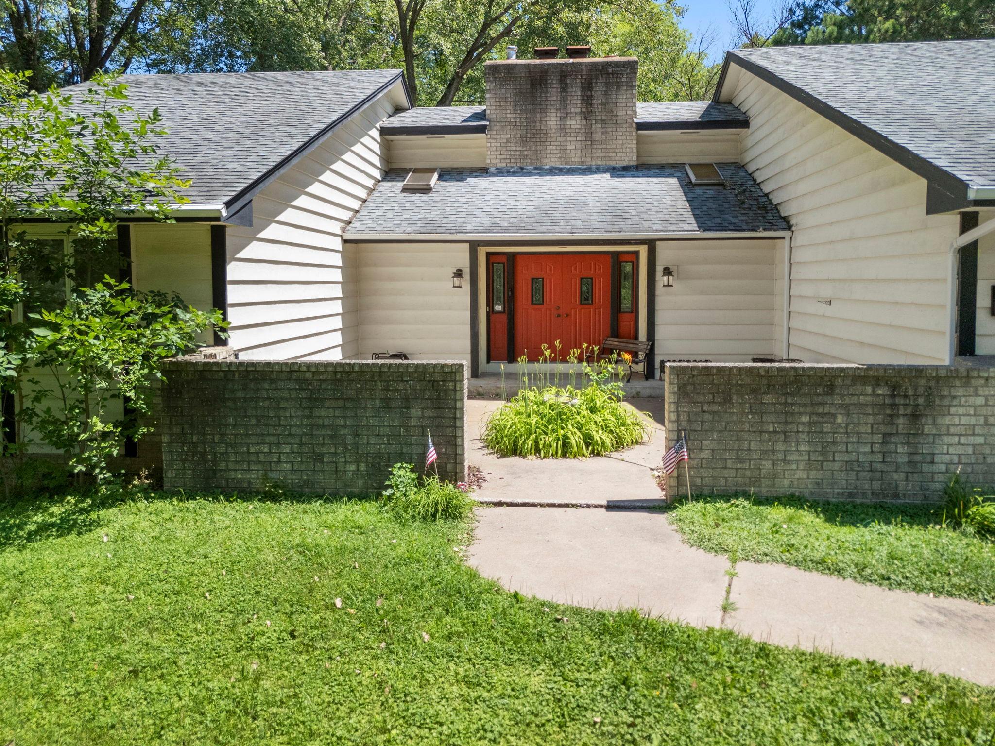 1070 Mcknight Road S