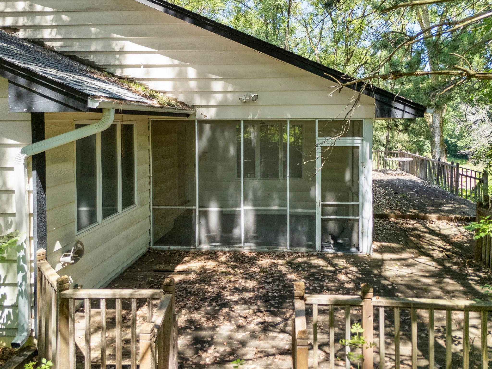 1070 Mcknight Road S