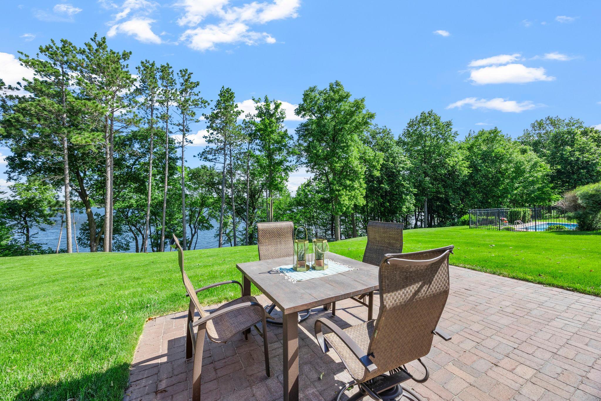 2522 Woods Drive